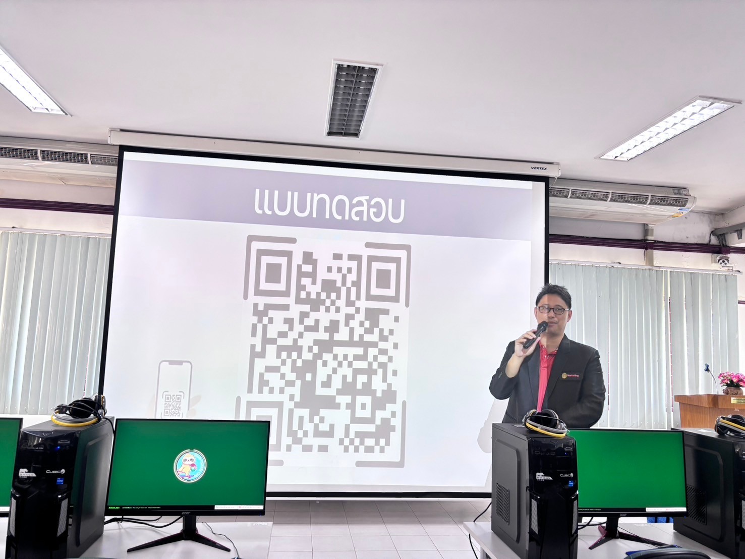 วันที่ 19 ธันวาคม 2567 สาขาวิชาการตลาดจัดกิจกรรมพัฒนาทักษะด้าน Digital Marketing และ AI ณ ห้องปฏิบัติการคอมพิวเตอร์ 2 สำนักวิทยบริการและเทคโนโลยีสารสนเทศ