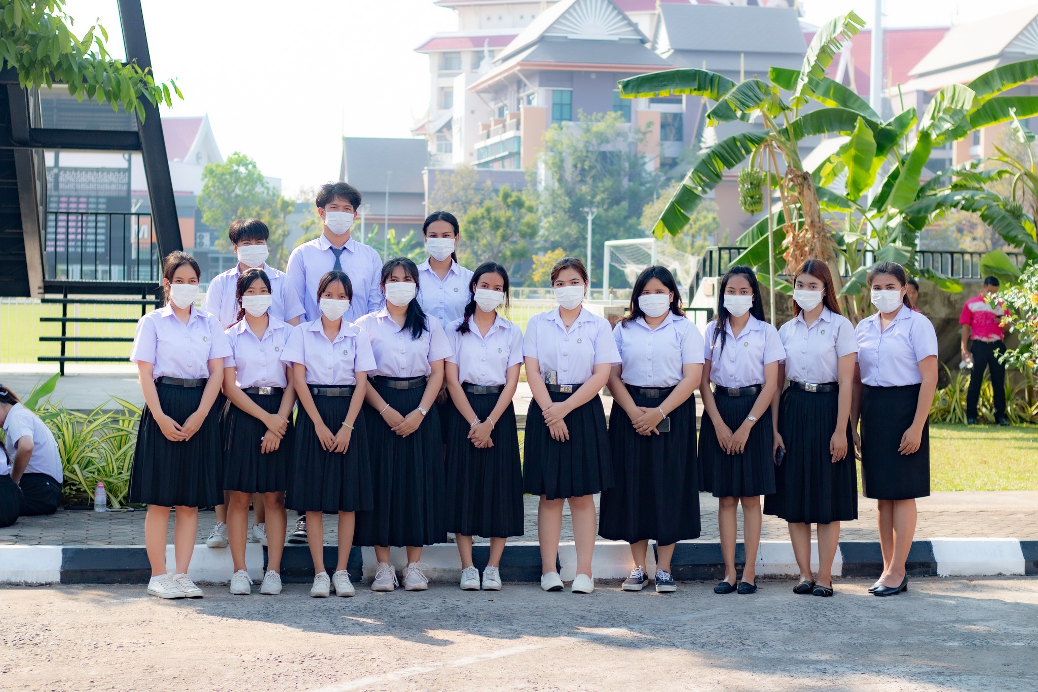 วันที่ 22 ก.พ. 67 รองศาสตราจารย์ ดร.ประนอม คำผา คณบดีคณะบริหารธุรกิจและการจัดการ พร้อมด้วยผู้บริหาร คณาจารย์และนักศึกษา เข้าร่วมส่งเสด็จ สมเด็จพระเจ้าลูกเธอ เจ้าฟ้าสิริวัณณวรี นารีรัตนราชกัญญา เสด็จทอดพระเนตรนิทรรศการ การจัดงานแสดงผลิตภัณฑ์ผ้าไทย และงานหั