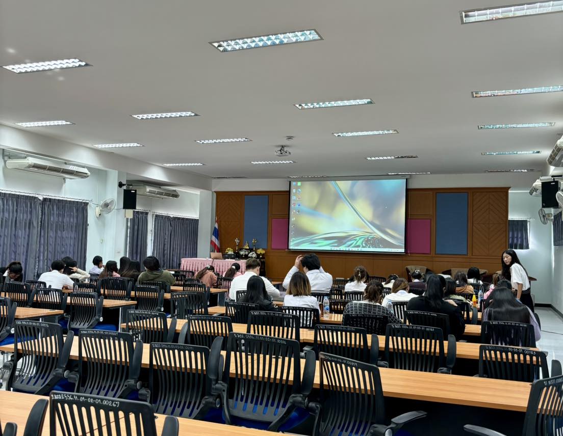 ช่วงเช้าวันนี้ไอราและคุณเมย์ได้มีโอกาสไปแบ่งปันเรื่องการทำการตลาดแบบยั่งยืนให้กับนักศึกษาชั้นปีที่ 2 และ 3 ของสาขาการจัดการระหว่างประเทศ คณะบริหารธุรกิจและการจัดการ แห่งมหาวิทยาลัยราชภัฏอุบลราชธานี