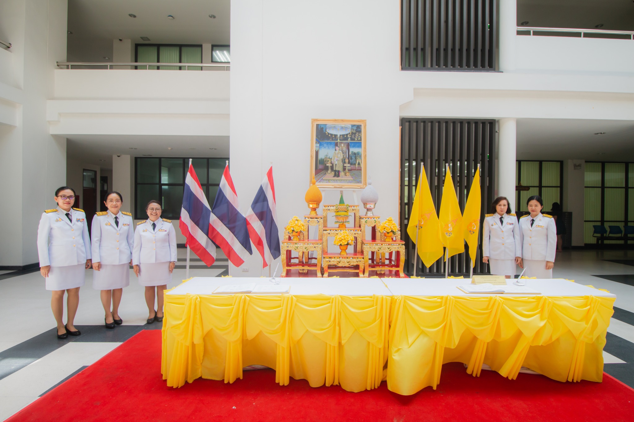 วันที่ ๒๖ ก.ค. ๖๖ ณ ห้องโถงชั้น ๑ อาคารเรียนและปฏิบัติการ ลงนามถวายพระพร พระบาทสมเด็จพระเจ้าอยู่หัว เนื่องในโอกาสวันเฉลิมพระชนมพรรษา ๒๘ ก.ค. ๒๕๖๖