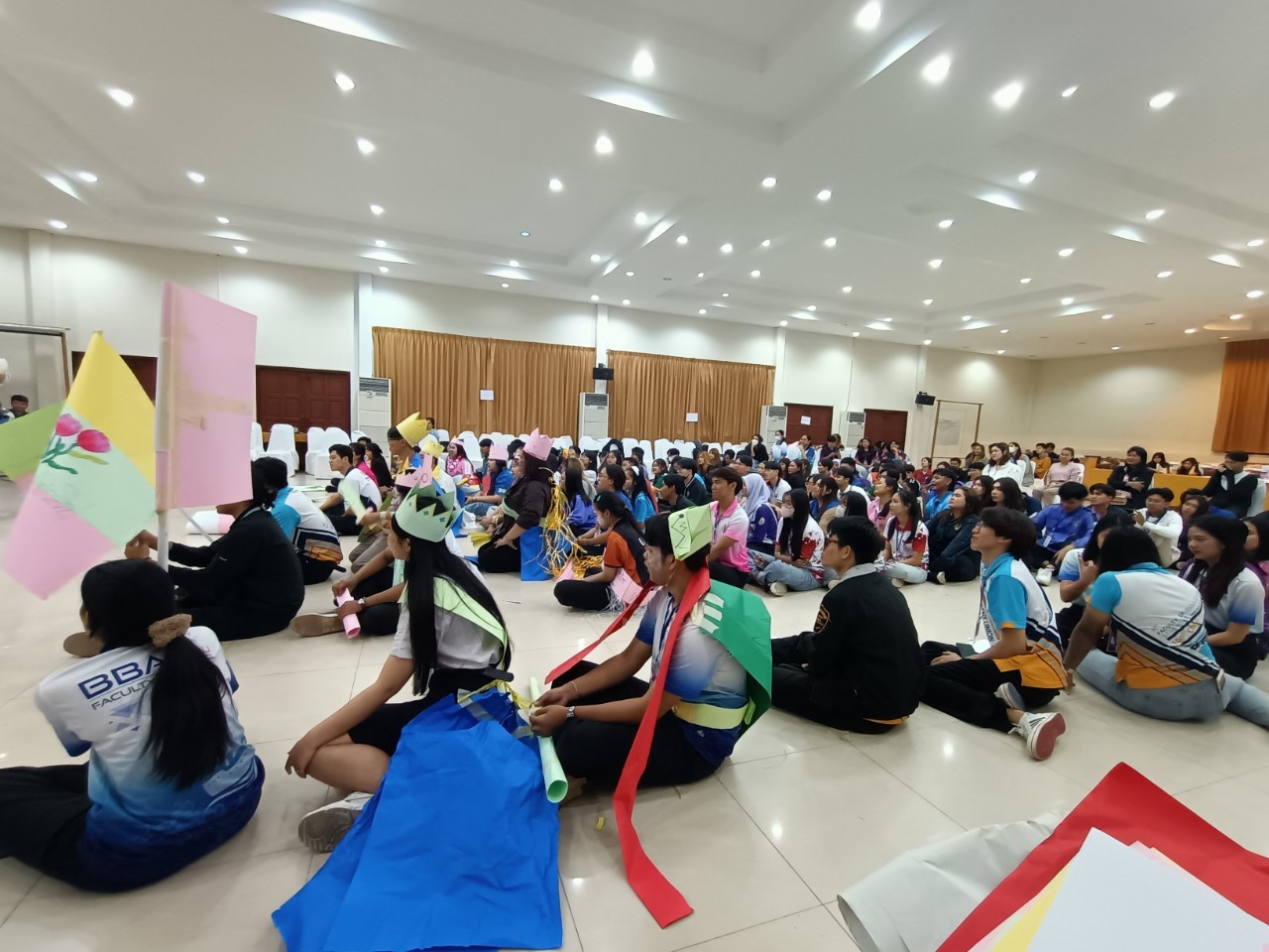 ผศ.ดร.หทัยรัตน์ ไชยสัตย์ คณบดี พร้อมด้วยผู้บริหาร และตัวแทนผู้นำนักศึกษาคณะบริหารธุรกิจและการจัดการ มหาวิทยาลัยราชภัฏอุบลราชธานี เข้าร่วมการประชุมเชิงปฏิบัติการสภาคณบดี คณะวิทยาการจัดการ มหาวิทยาราชภัฏแห่งประเทศไทย