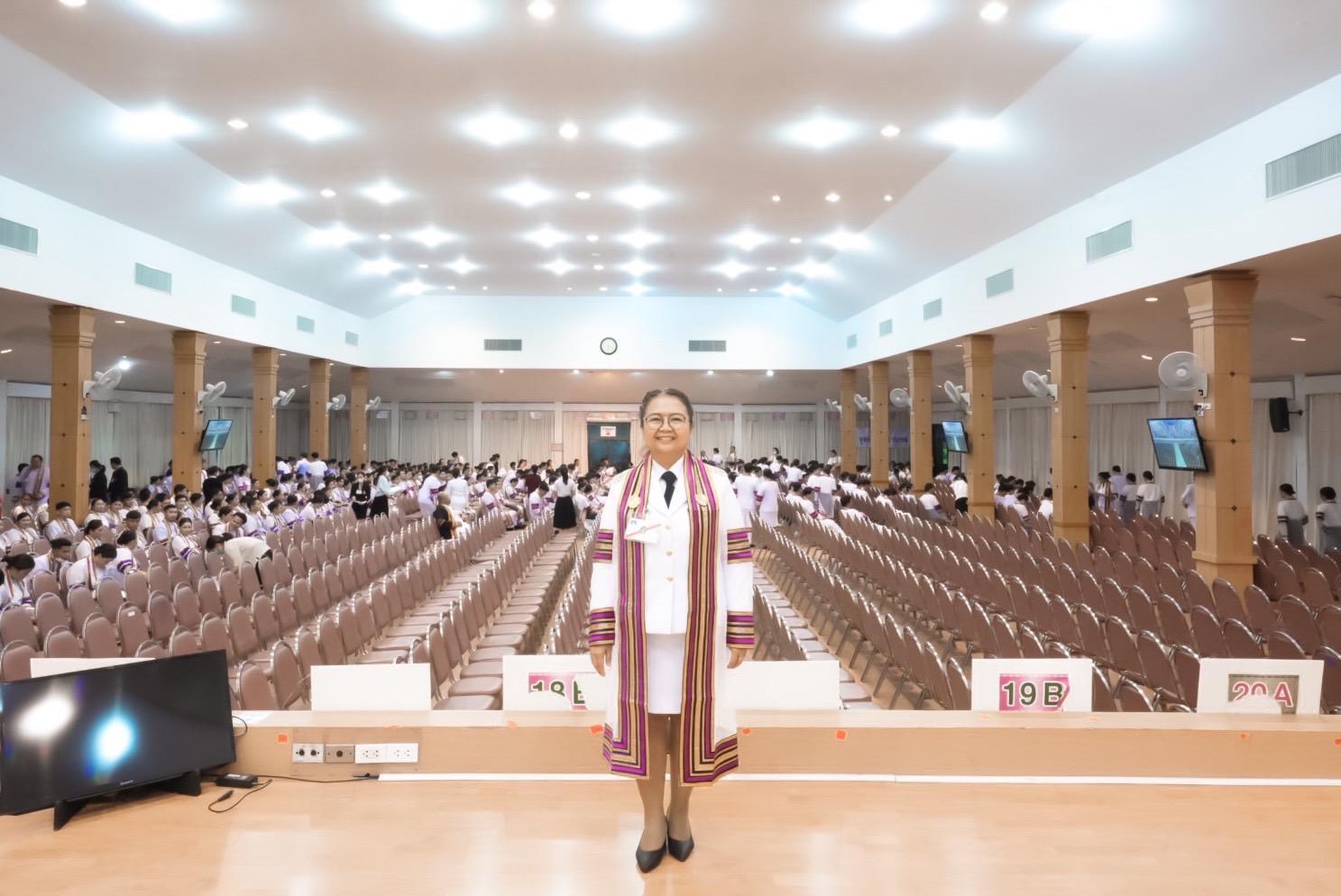 8 ก.ย. 66 ผู้ช่วยศาสตราจารย์ ดร.หทัยรัตน์ ไชยสัตย์ คณบดีคณะบริหารธุรกิจและการจัดการ พร้อมด้วยผู้บริหาร คณาจารย์ ปฏิบัติหน้าที่ในพิธีพระราชทานปริญญาบัตร