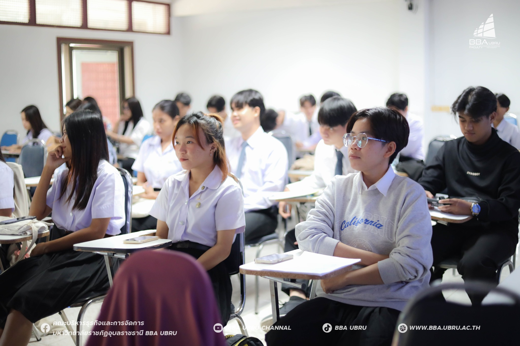 8 ต.ค. 67 Show Case วิชา การวิเคราะห์สถานการณ์ปัจจุบันเพื่อการสื่อสาร คณะบริหารธุรกิจและการจัดการ มหาวิทยาลัยราชภัฏอุบลราชธานี