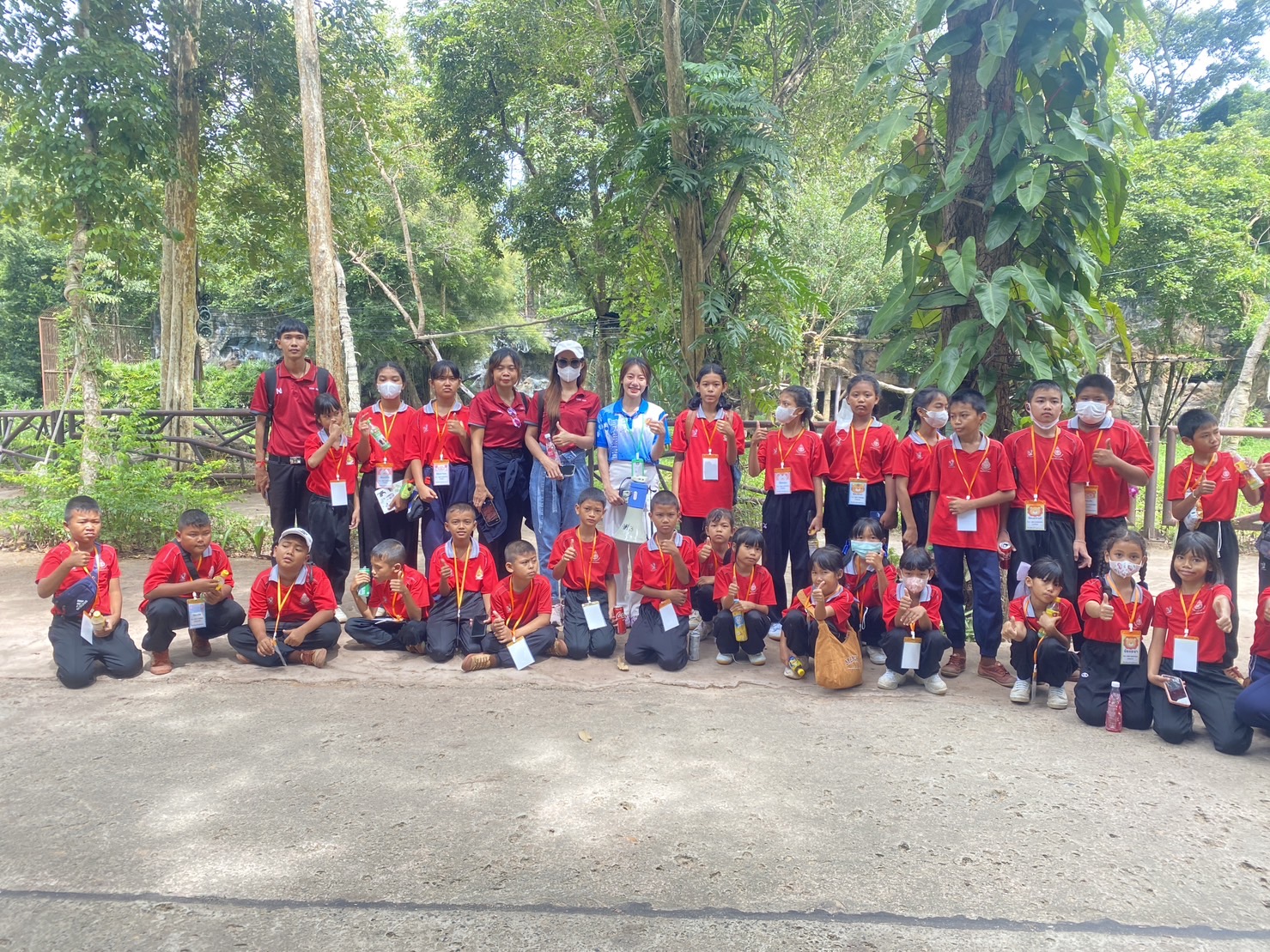 นักศึกษาคณะบริหารธุรกิจและการจัดการ มหาวิทยาลัยราชภัฏอุบลราชธานี ปฏิบัติหน้าที่ไกด์อาสา