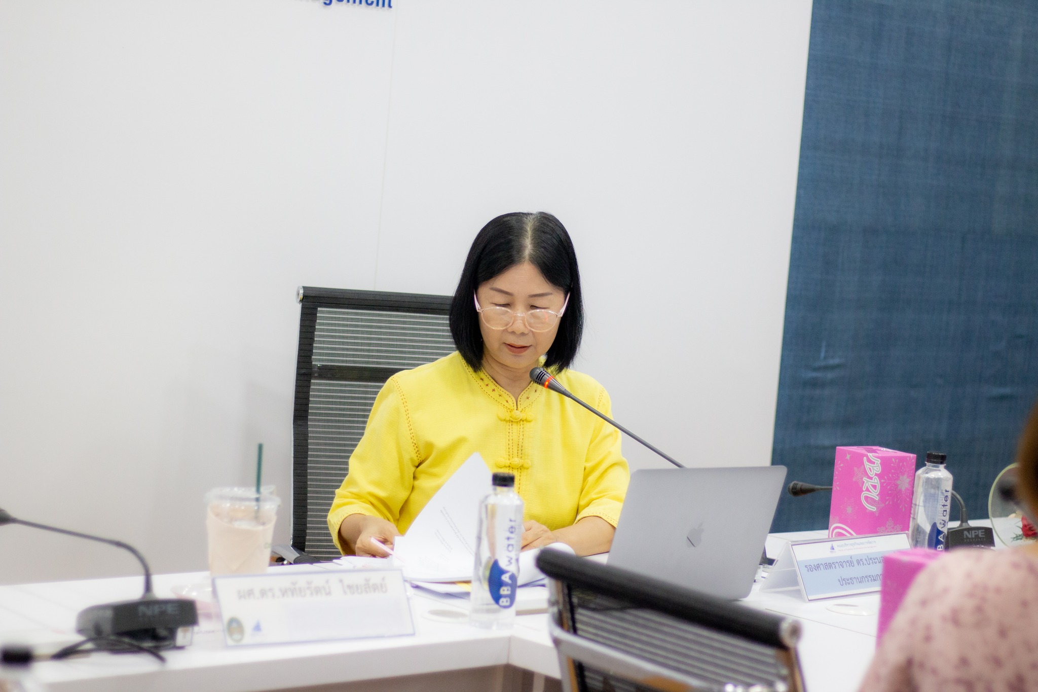 วันอังคารที่ 27 กุมภาพันธ์ 2567 เวลา 09.00 น. รองศาสตราจารย์ ดร.ประนอม คำผา คณบดีคณะบริหารธุรกิจและการจัดการ ประธานกรรมการคณะกรรมการประจำคณะ ดำเนินการจัดประชุมคณะกรรมการประจำคณะบริหารธุรกิจและการจัดการ ครั้งที่ 1/2567 เพื่อพิจารณาวาระต่าง ๆ รวมถึงเสนอนโยบ