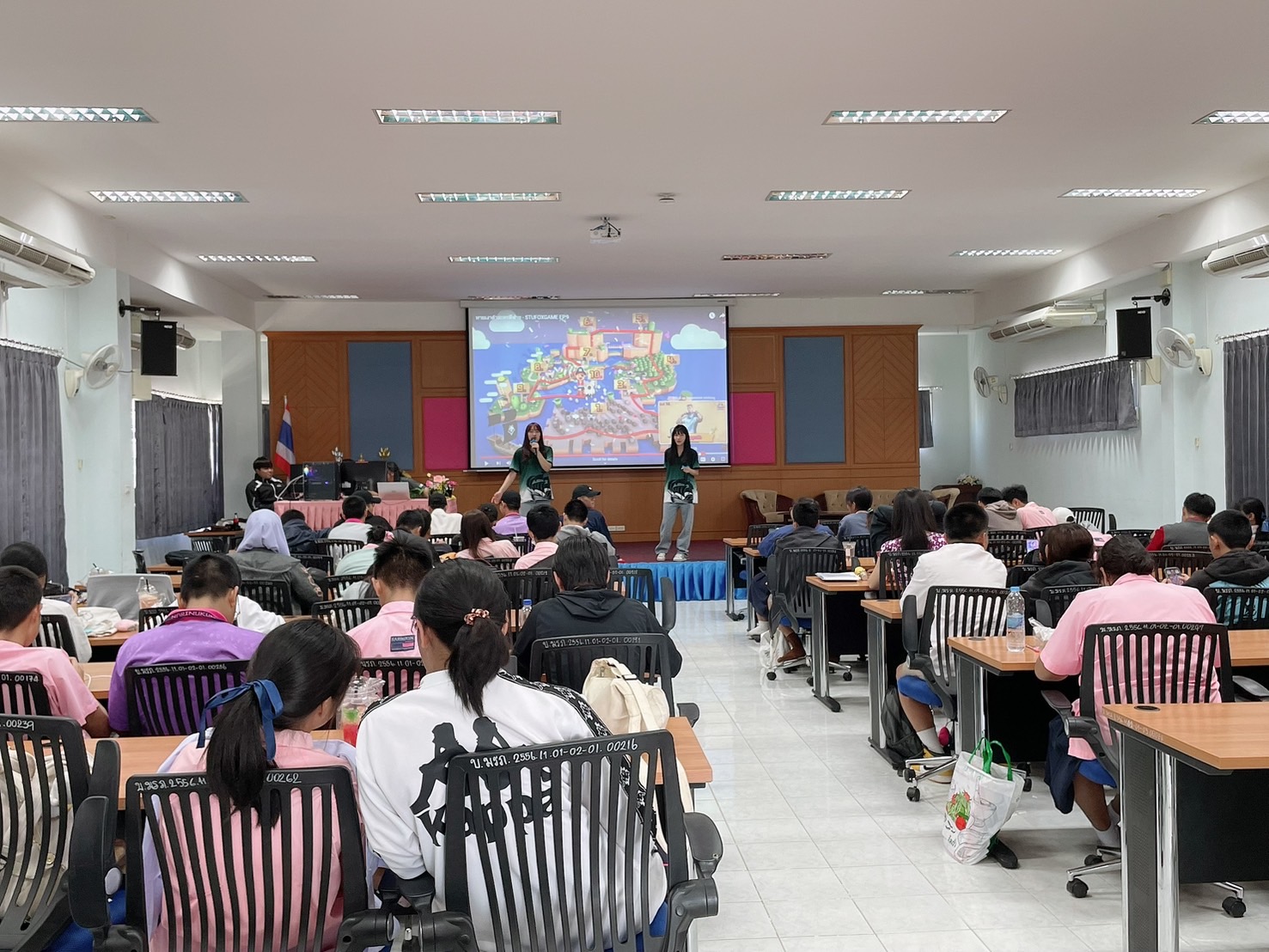 วันที่ 16 กุมภาพันธ์ 2567 คณะบริหารธุรกิจและการจัดการ มหาวิทยาลัยราชภัฏอุบลราชธานี ร่วมกับ โรงเรียนนารีนุกูล จัดกิจกรรมอบรมการเป็นผู้จัดการ และการเป็นผู้แข่งขันกีฬาอีสปอร์ต เพื่อส่งเสริมความร่วมมือทางด้านวิชาการ และการดำเนินกิจกรรมร่วมกัน โดยสาขาวิชาการจั