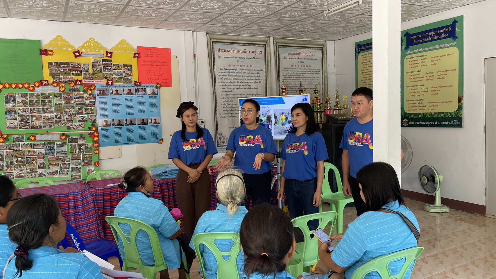 วันที่ 10 มิ.ย. 66 ณ บ้านโพนเมือง อ.โพนเมือง จ.อุบลราชธานี อบรมเชิงปฏิบัติการติดตามผลการดำเนินงานการเสริมสร้างความพร้อมในการดำรงชีวิต การดูแลสุขภาพผู้สูงวัยอย่างมีความสุข