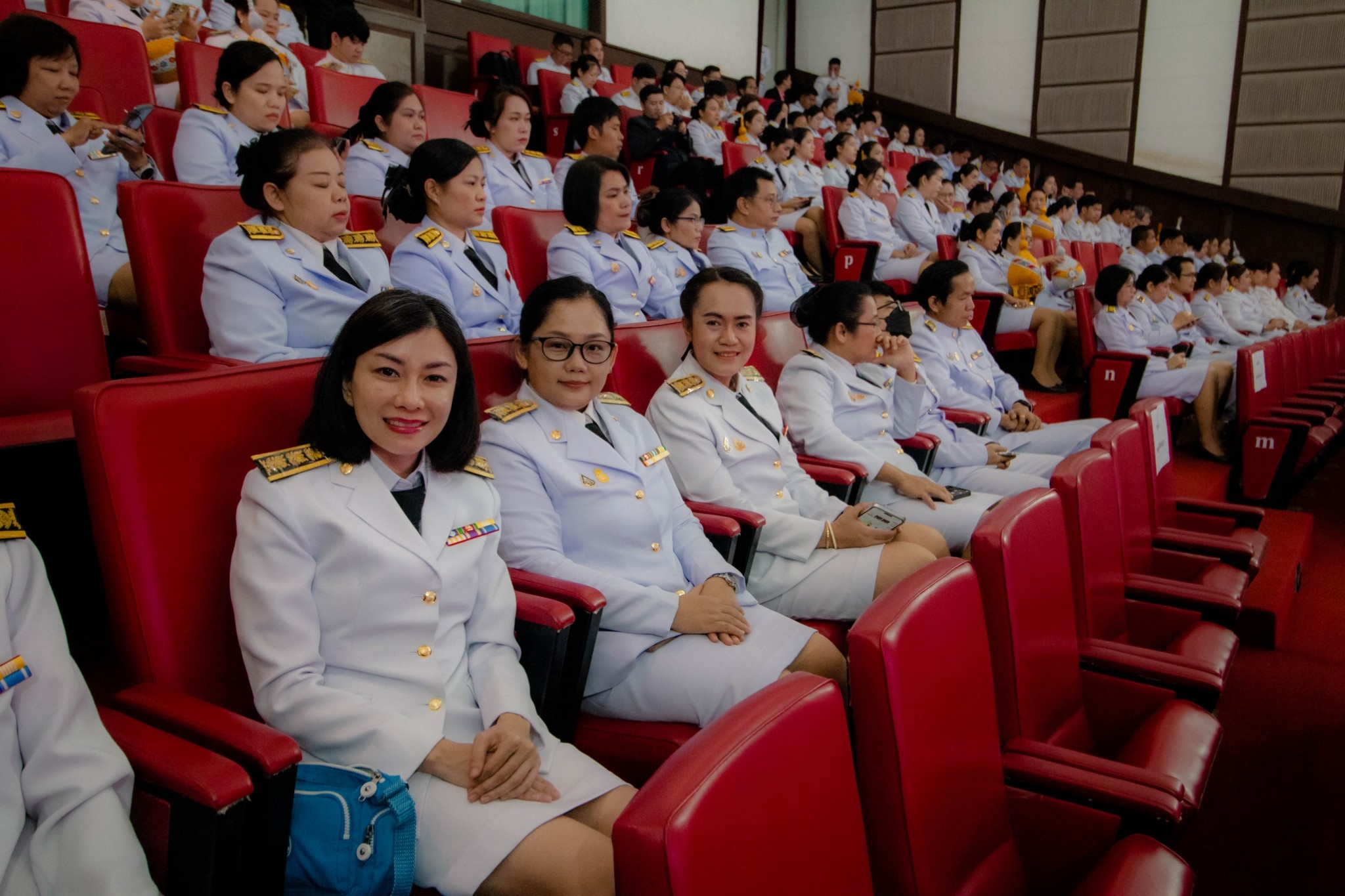 วันที่ 28 พ.ค.67 พิธีถวายพระพรชัยมงคล เนื่องในโอกาสวันเฉลิมพระชนมพรรษา สมเด็จพระนางเจ้า ฯ พระบรมราชินี ณ โรงละคร ชั้น ๓ ศูนย์ศิลปวัฒนธรรมกาญจนาภิเษก มหาวิทยาลัยราชภัฏอุบลราชธานี