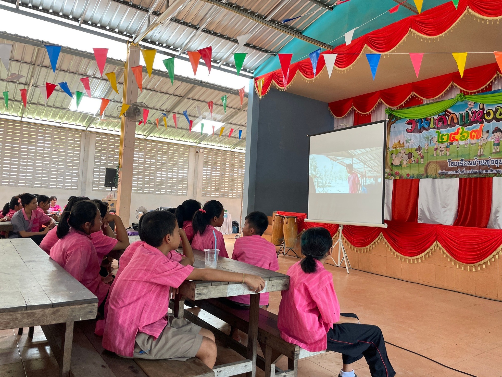 สาขาวิชานิเทศศาสตร์ มรภ.อุบลราชธานี จัดกิจกรรมนิเทศศาสตร์บริการวิชาการชุมชนและพัฒนาท้องถิ่น