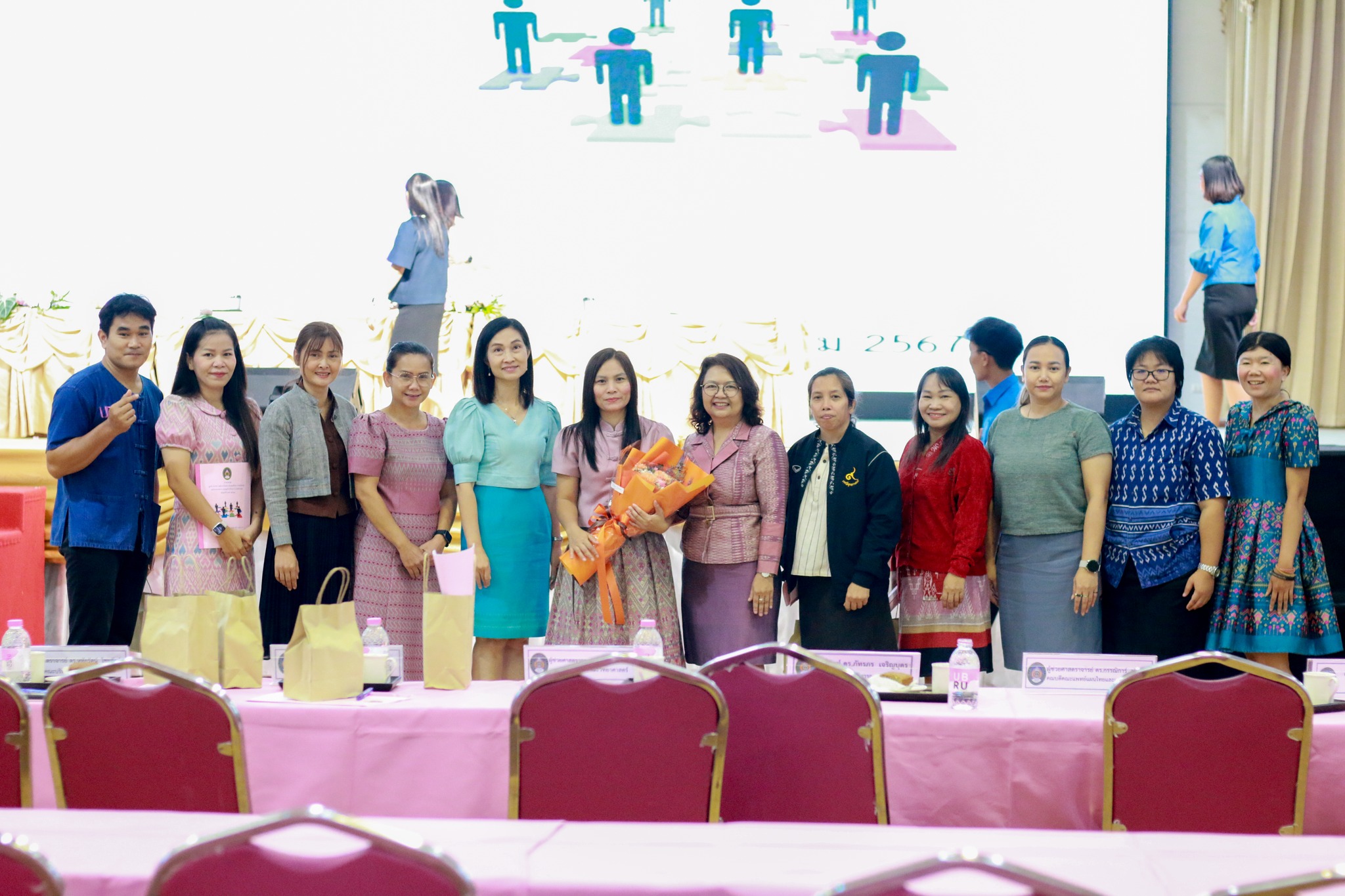 5 ม.ค. 67 ณ หอประชุมไพรพะยอม การประชุมข้าราชการพลเรือนในสถาบันอุดมศึกษาสายสนับสนุน พนักงานในสถาบันอุดมศึกษาสายสนับสนุน พนักงานราชการ ลูกจ้างประจำ ลูกจ้างชั่วคราว