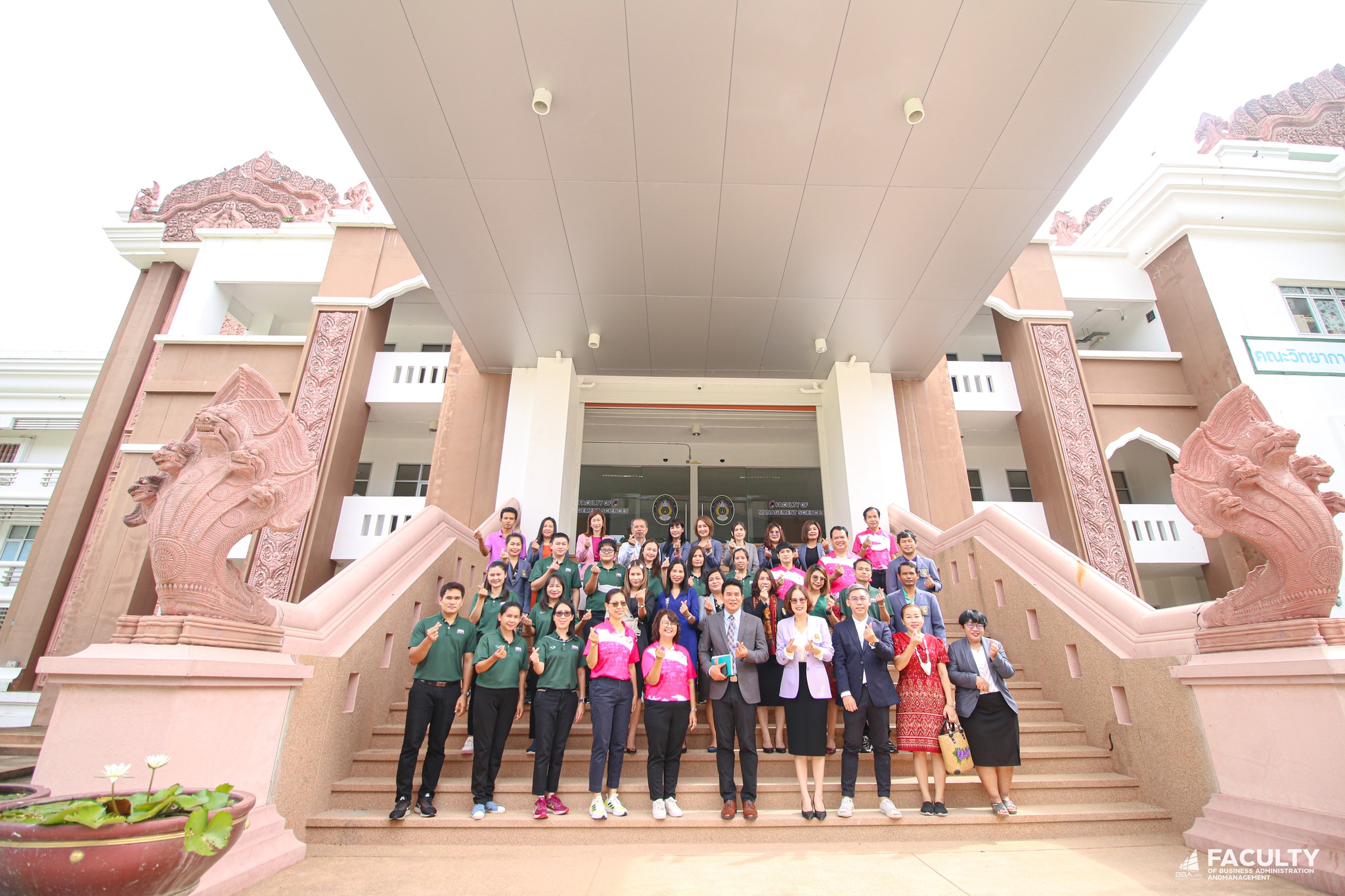 15 มิถุนายน 2566 ณ มหาวิทยาลัยราชภัฏสุรินทร์ ศึกษาดูงานและแลกเปลี่ยนเรียนรู้ระบบงานสำนักงานคณบดี ระหว่าง คณะบริหารธุรกิจและการจัดการ มหาวิทยาลัยราชภัฏอุบลราชธานี กับ คณะวิทยาการจัดการ มหาวิทยาลัยราชภัฏสุรินทร์