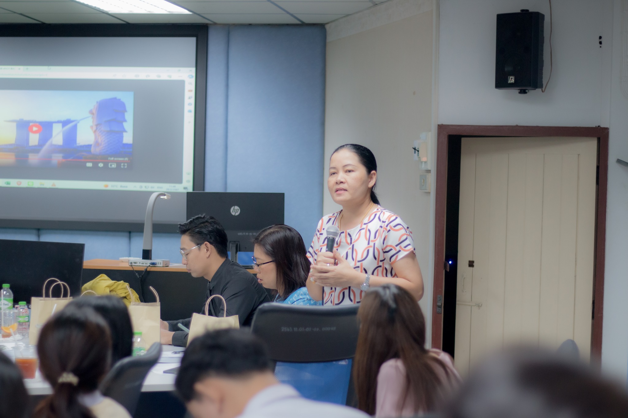 คนอะไรสวยไม่รู้จักพัก น่ารักไม่รู้จักพอ #การจัดการธุรกิจระหว่างประเทศ