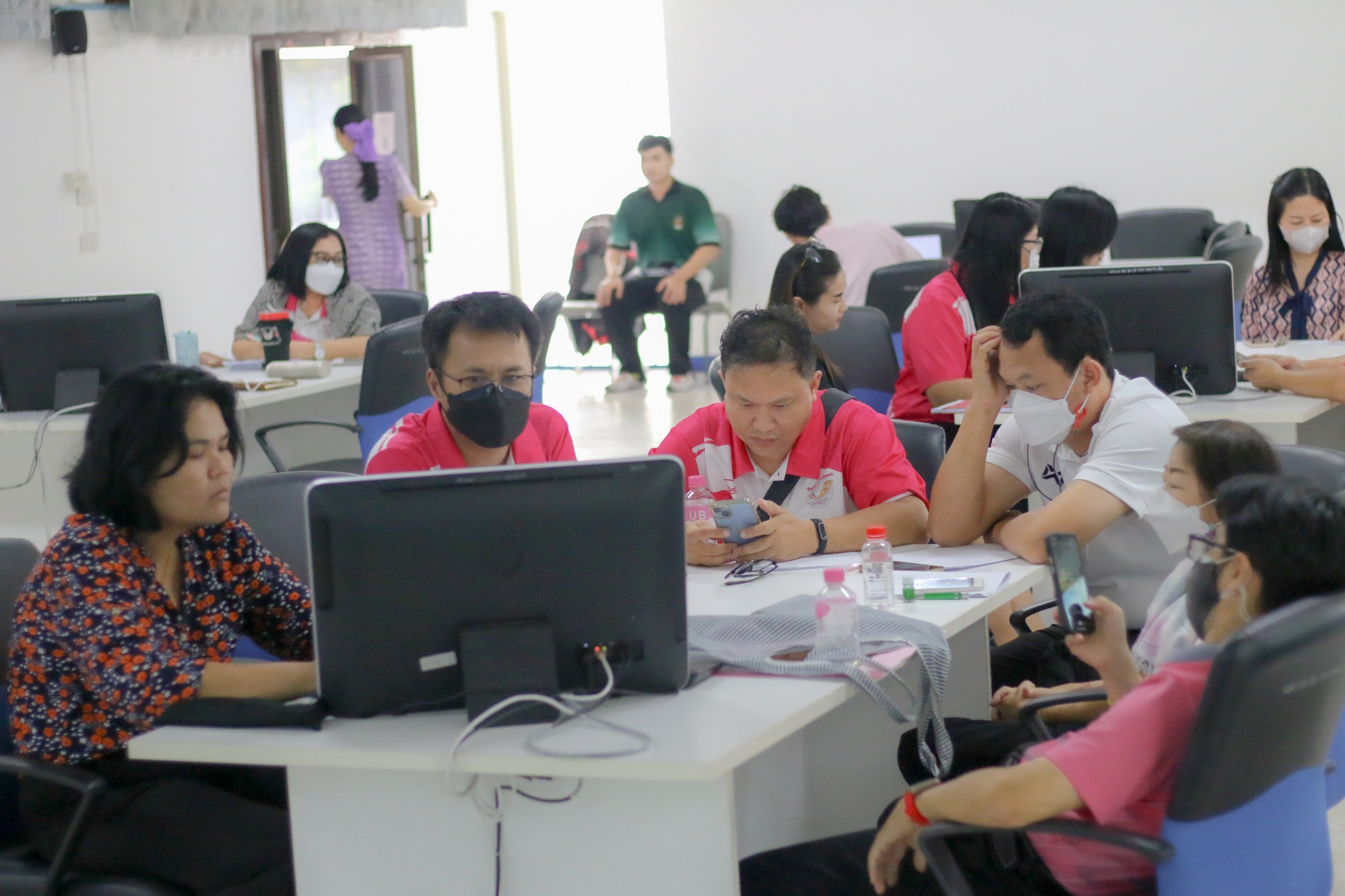 วันที่ 13 มิ.ย. 66 กิจกรรมการจัดการความรู้ Road to be.. เพื่อติดตามและเติมเต็ม แผนพัฒนาตนเองทั้ง Hard skills และ Soft skills จากการ Coaching ของอาจารย์ที่ปรึกษาในแต่ละหลักสูตร ณ ห้อง 8201