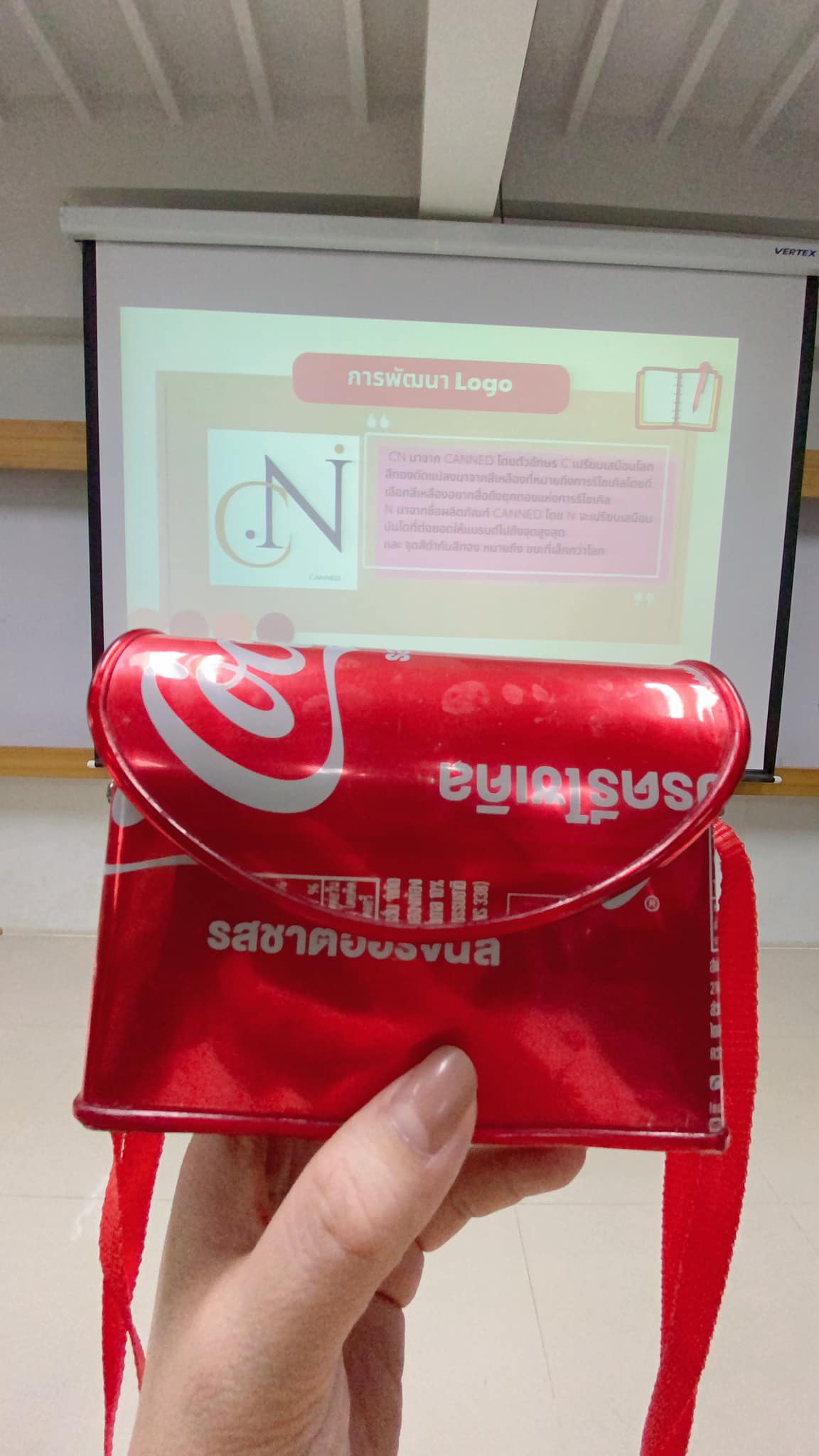 Branding การสร้างและบริหารตราสินค้า เป็นสิ่งที่จำเป็นและสำคัญต่อทุกธุรกิจ เพราะนอกจากจะสร้างความจดจำและทำให้ลูกค้าเกิดความจงรักภักดีแล้ว Branding ยังเป็นสิ่งสำคัญในการเพิ่มคุณค่า และราคาของสินค้าได้อีกด้วย