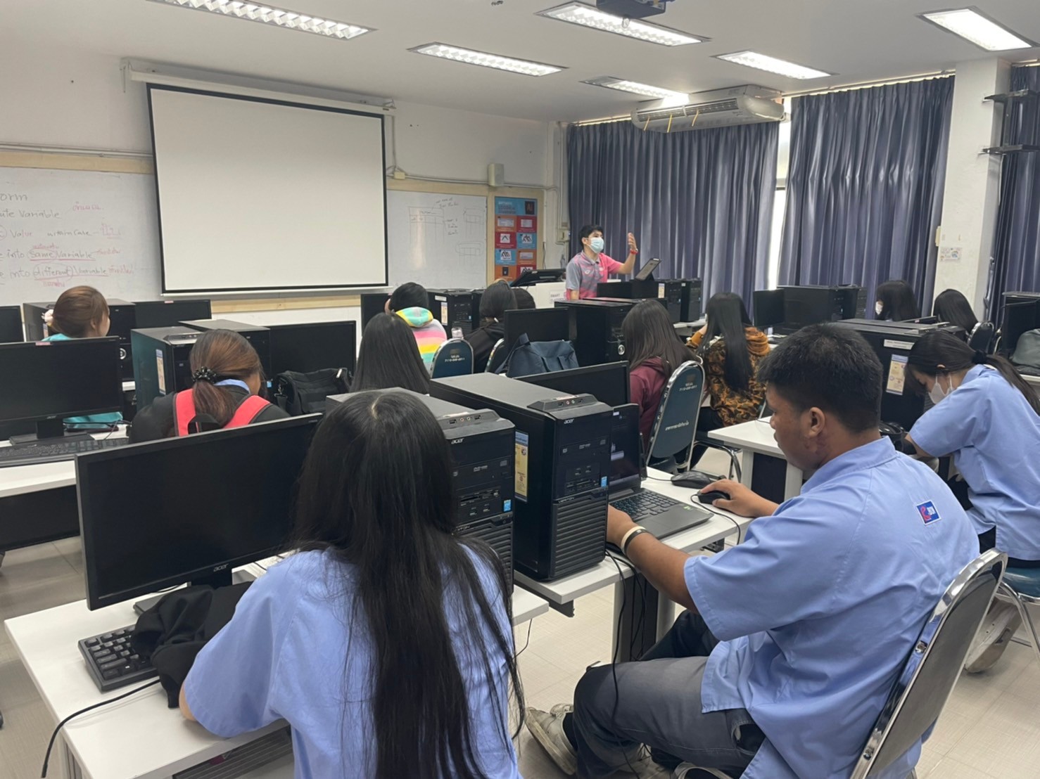 วันที่ 20-26 ก.พ. 66 สาขาวิชาการจัดการข้อมูลธุรกิจ แนะแนว รร.วิทยาลัยอาชีวศึกษาอุบลราชธานี