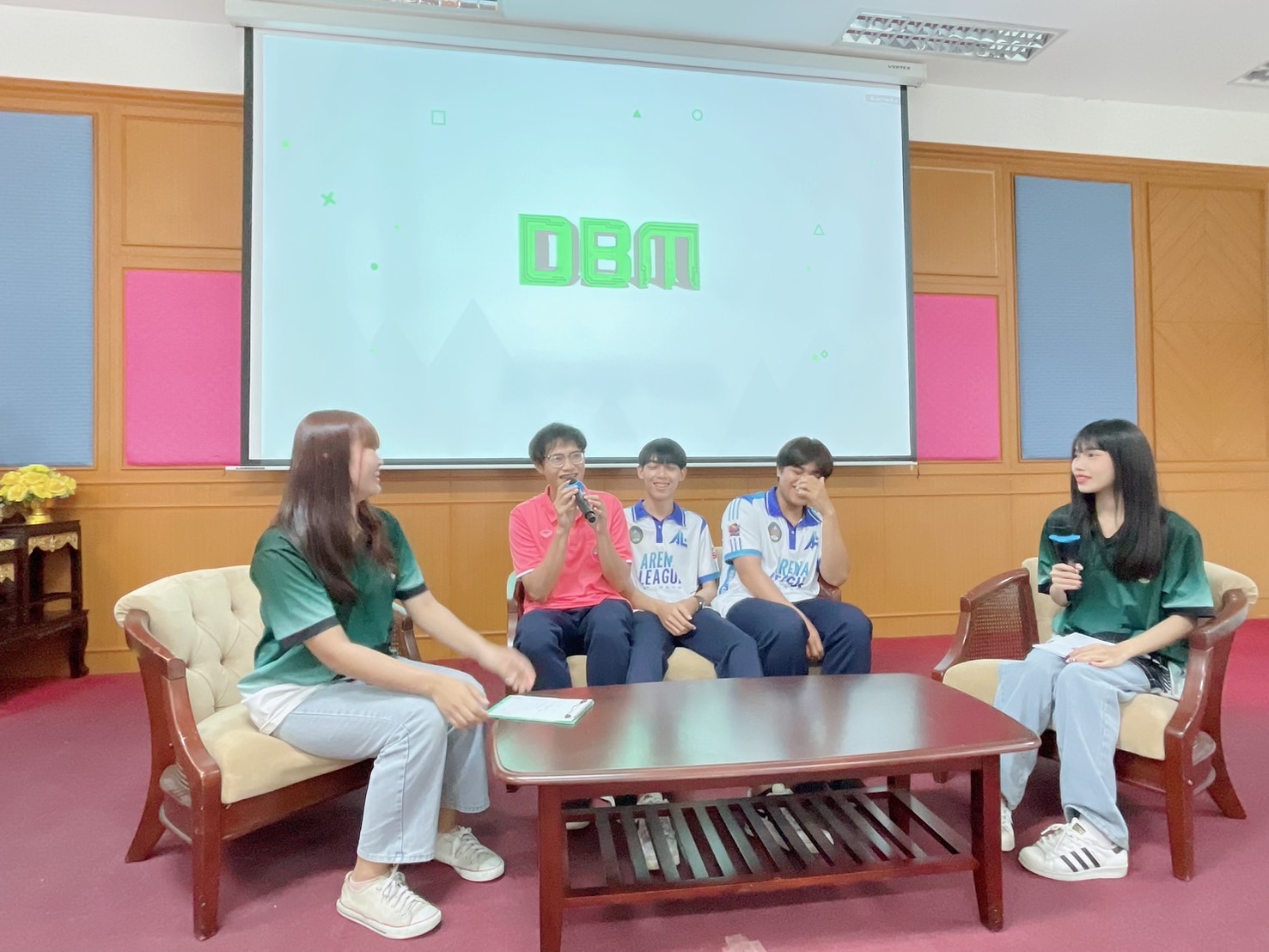 วันที่ 9 กุมภาพันธ์ 2567 คณะบริหารธุรกิจและการจัดการ มหาวิทยาลัยราชภัฏอุบลราชธานี ร่วมกับ โรงเรียนนารีนุกูล จัดกิจกรรมอบรมการเป็นผู้จัดการ และการเป็นผู้แข่งขันกีฬาอีสปอร์ต เพื่อส่งเสริมความร่วมมือทางด้านวิชาการ และการดำเนินกิจกรรมร่วมกัน