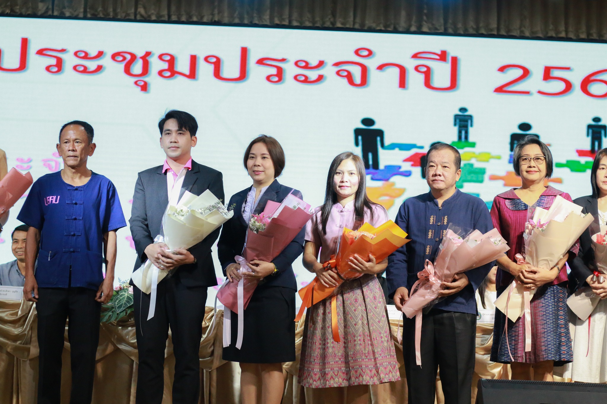 5 ม.ค. 67 ณ หอประชุมไพรพะยอม การประชุมข้าราชการพลเรือนในสถาบันอุดมศึกษาสายสนับสนุน พนักงานในสถาบันอุดมศึกษาสายสนับสนุน พนักงานราชการ ลูกจ้างประจำ ลูกจ้างชั่วคราว