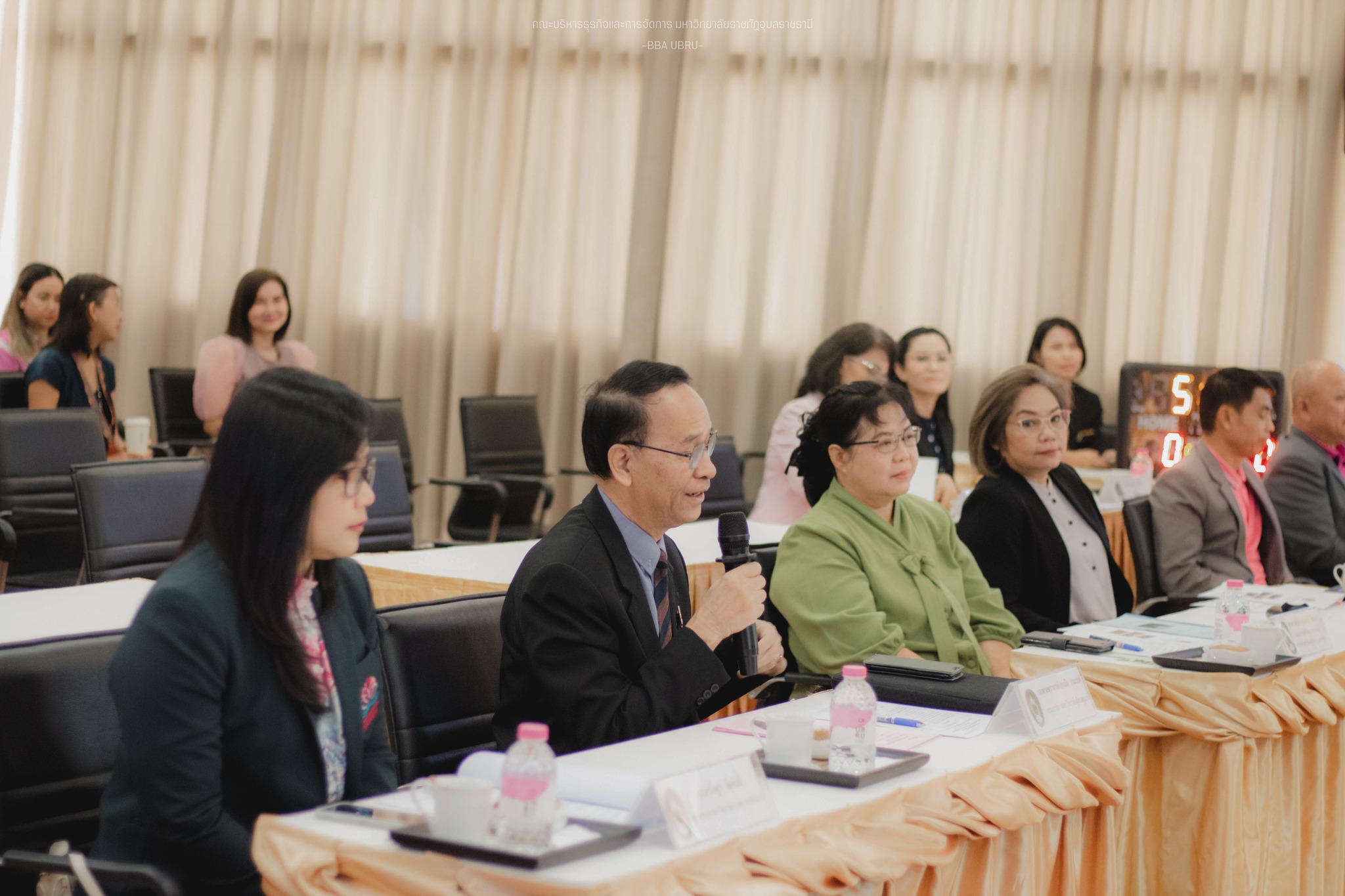 16 ม.ค. 67 ณ ห้องประชุมโกมุท มหาวิทยาลัยราชภัฏอุบลราชธานี การนำเสนอวิสัยทัศน์ของผู้สมัครและผู้ได้รับการเสนอชื่อผู้สมควรดำรงตำแหน่งคณบดีคณะบริหารธุรกิจและการจัดการ