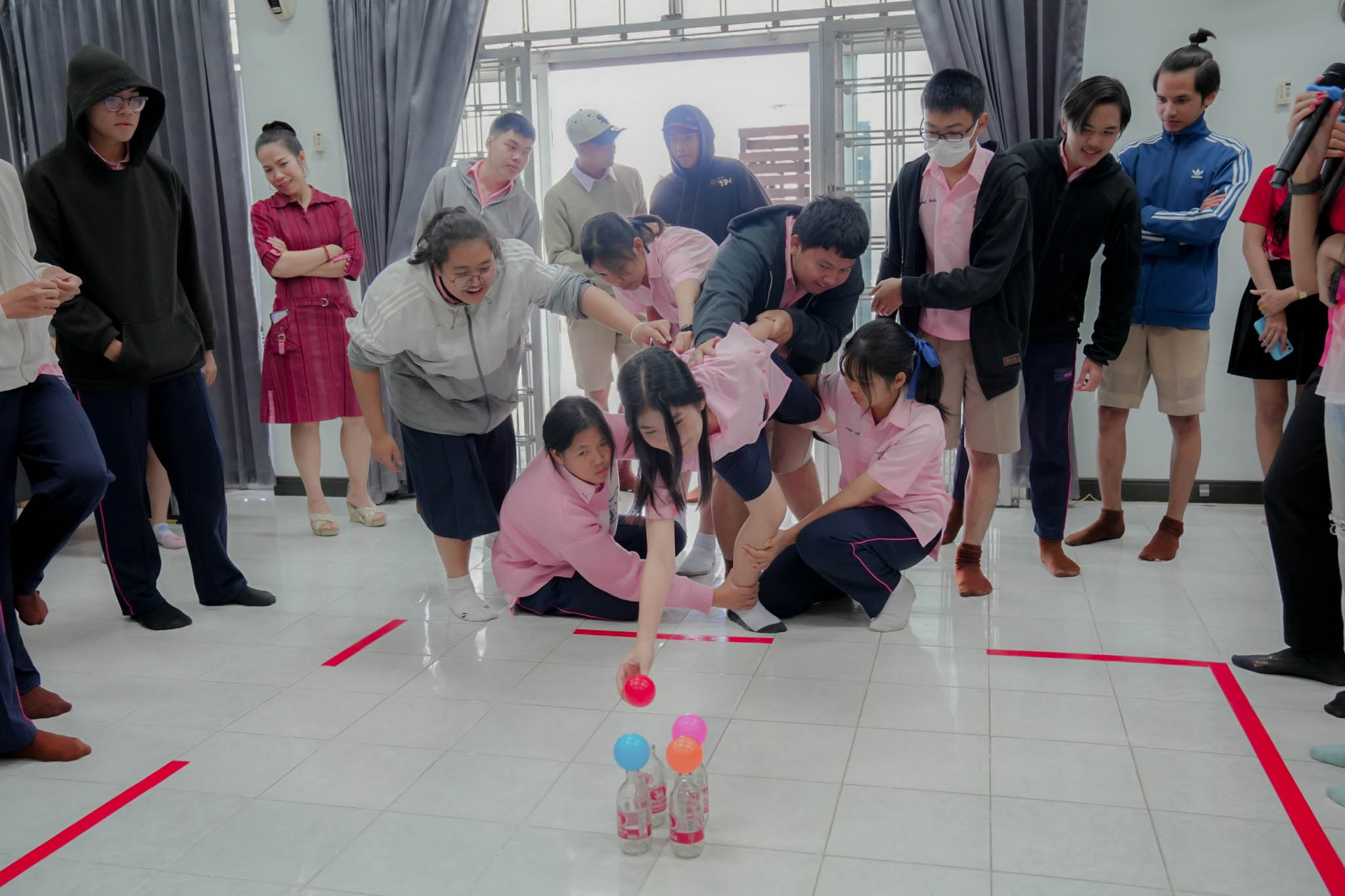 วันที่ 26 มกราคม 2567 คณะบริหารธุรกิจและการจัดการ มหาวิทยาลัยราชภัฏอุบลราชธานี ร่วมกับ โรงเรียนนารีนุกูล จัดกิจกรรมอบรมการขายออนไลน์ทางรอดธุรกิจที่ยังยืน เพื่อส่งเสริมความร่วมมือทางด้านวิชาการ และการดำเนินกิจกรรมร่วมกัน