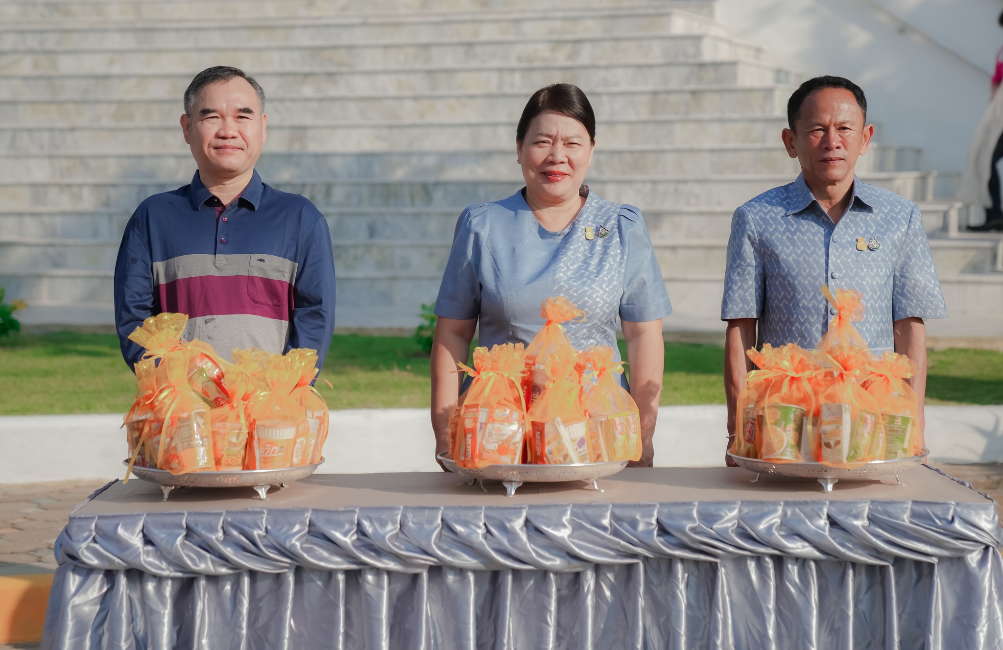 วันที่ ๑๔ ก.พ. ๖๗ รศ.ธรรมรักษ์ ละอองนวล รักษาราชการแทนอธิการบดี เป็นประธานพิธีทำบุญตักบาตร เนื่องในโอกาสครบรอบ ๓๒ ปี วันพระราชทานนาม ?ราชภัฏ? วันที่ ๑๔ กุมภาพันธ์ ๒๕๖๗ โดย รศ.ดร.ประนอม คำผา คณบดีคณะบริหารธุรกิจและการจัดการ พร้อมด้วยผู้บริหาร คณาจารย์ เข้