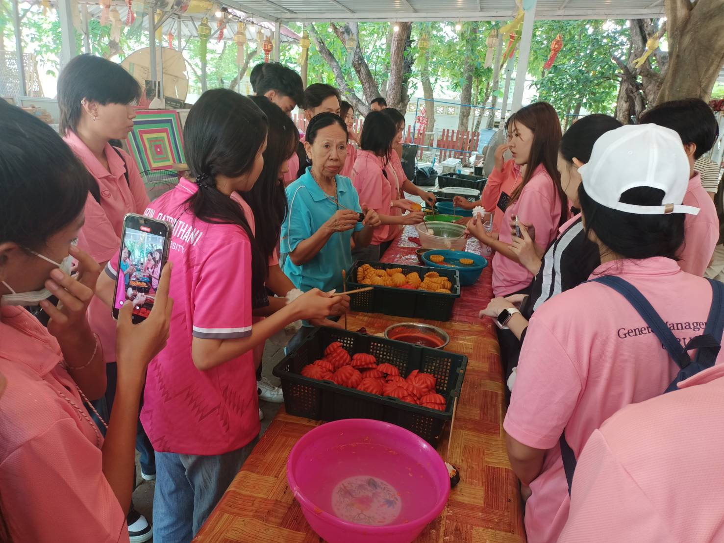 วันที่ 5 ก.ค. 67 ณ บ้านหนองคู กิจกรรมอบรมเชิงปฏิบัติการพัฒนาศักยภาพและการเรียนรู้เชิงธุรกิจของวิสาหกิจชุมชนและวัฒนธรรมท้องถิ่น