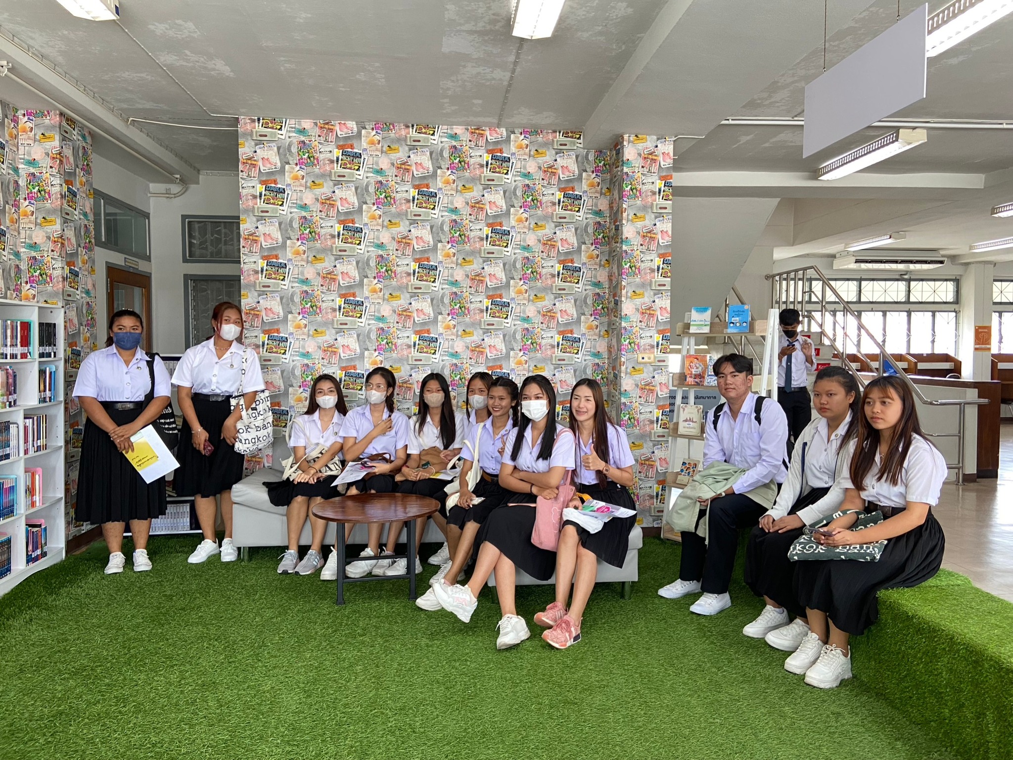 ณ สำนักวิทยบริการและเทคโนโลยีสารสนเทศ มหาวิทยาลัยราชภัฏอุบลราชธานี กิจกรรม ?เปิดโลกห้องสมุด Happy UBRU Library?