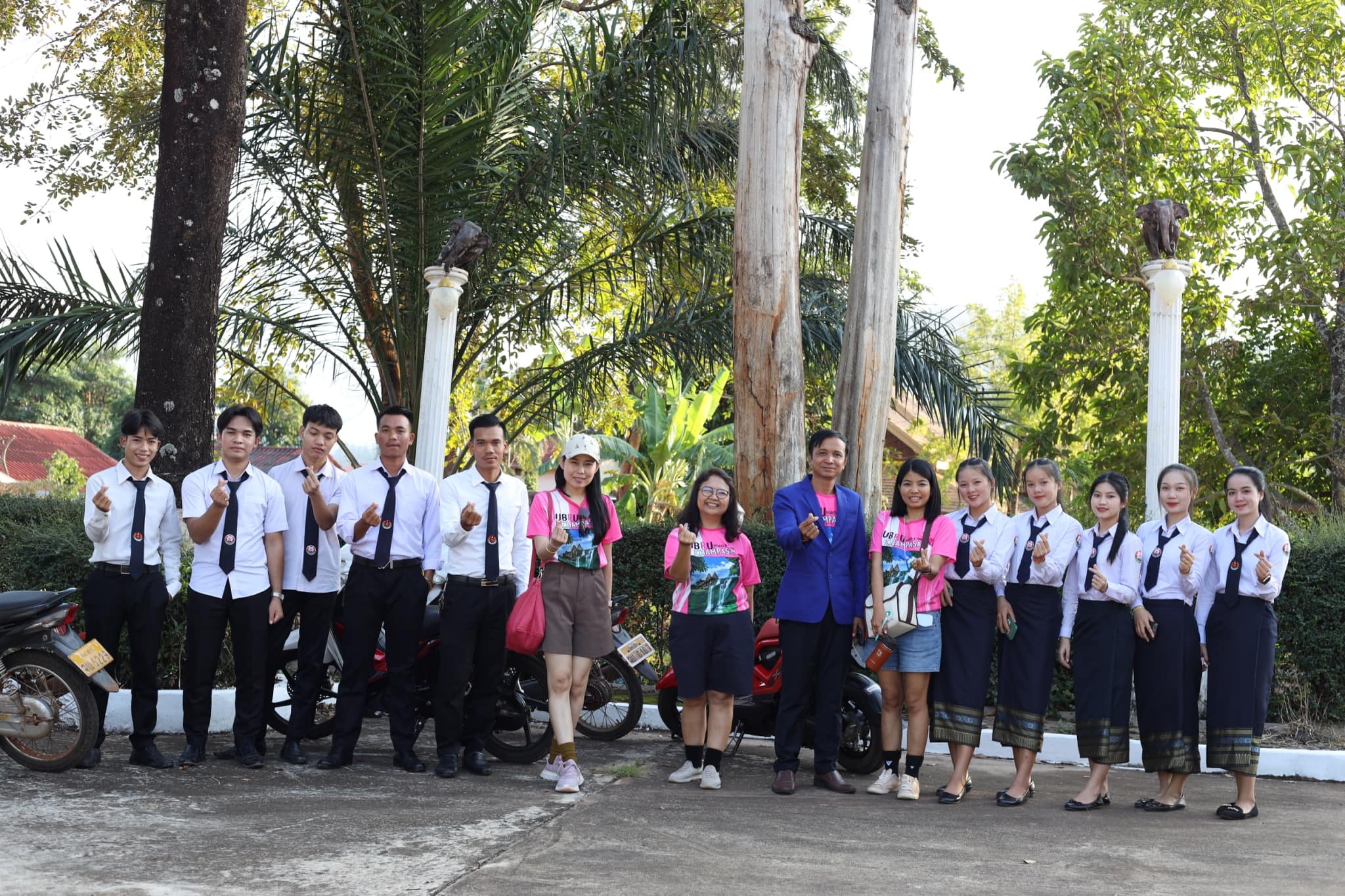 พบปะศิษย์เก่า ?ปัจจุบัน ไทย และ สบป.ลาว