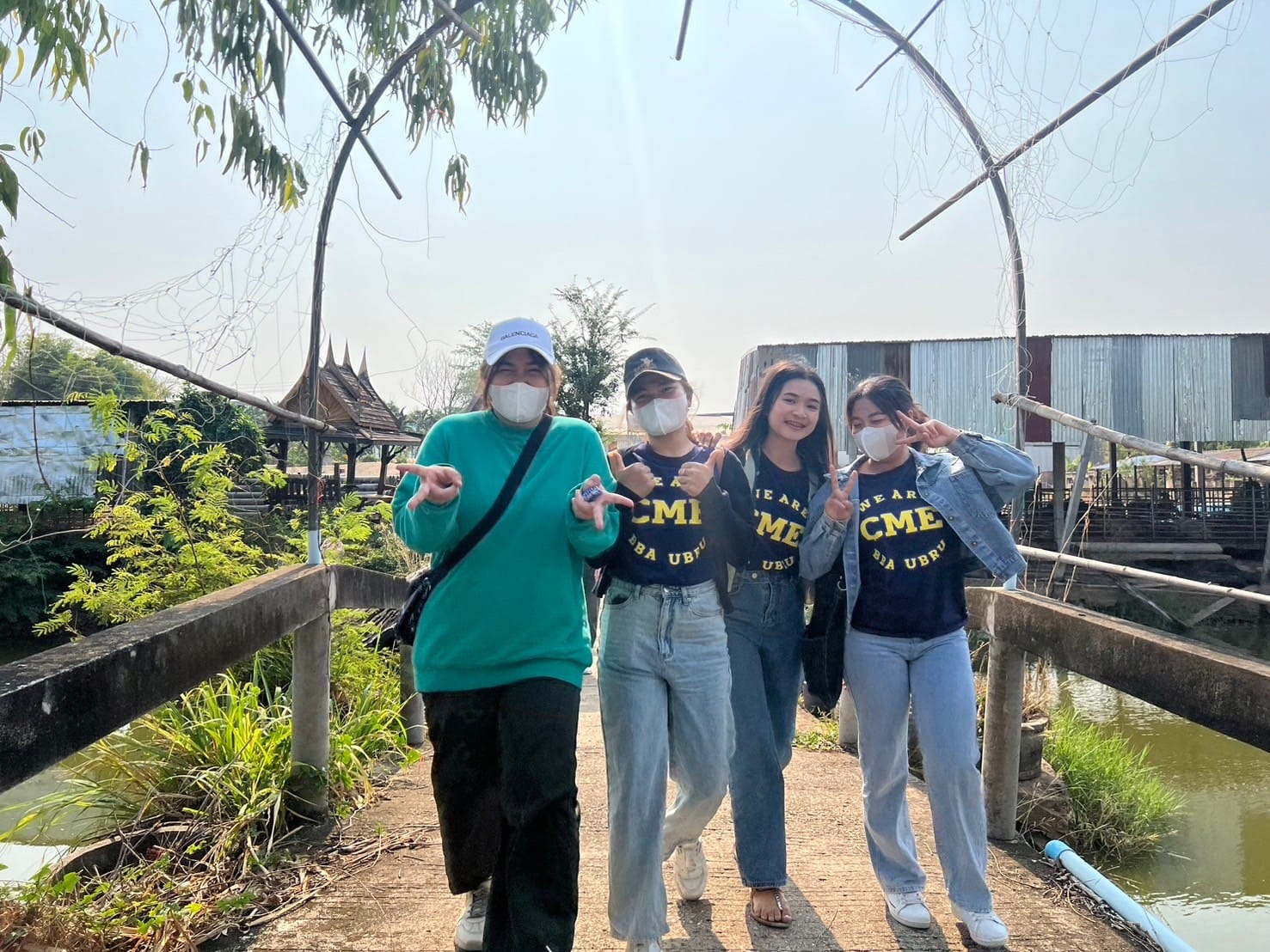 กิจกรรมการพัฒนาศักยภาพของผู้ประกอบการชุมชนเชิงสร้างสรรค์ ณ อำเภอเขมราฐ จ.อุบลราชธานี ในวันที่ 20 กุมภาพันธ์ 2567 คุณเกียรติศักดิ์ กาเผือกงาม และคุณบุญเพ็ง กาเผือกงาม เจ้าของธุรกิจ เสาปูนสามแยก สาขานาเจริญ กล่าวว่า