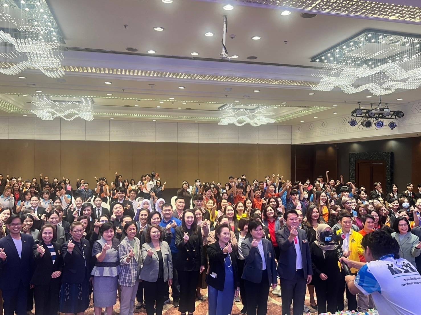 ผศ.ดร.หทัยรัตน์ ไชยสัตย์ คณบดี พร้อมด้วยผู้บริหาร และตัวแทนผู้นำนักศึกษาคณะบริหารธุรกิจและการจัดการ มหาวิทยาลัยราชภัฏอุบลราชธานี เข้าร่วมการประชุมเชิงปฏิบัติการสภาคณบดี คณะวิทยาการจัดการ มหาวิทยาราชภัฏแห่งประเทศไทย