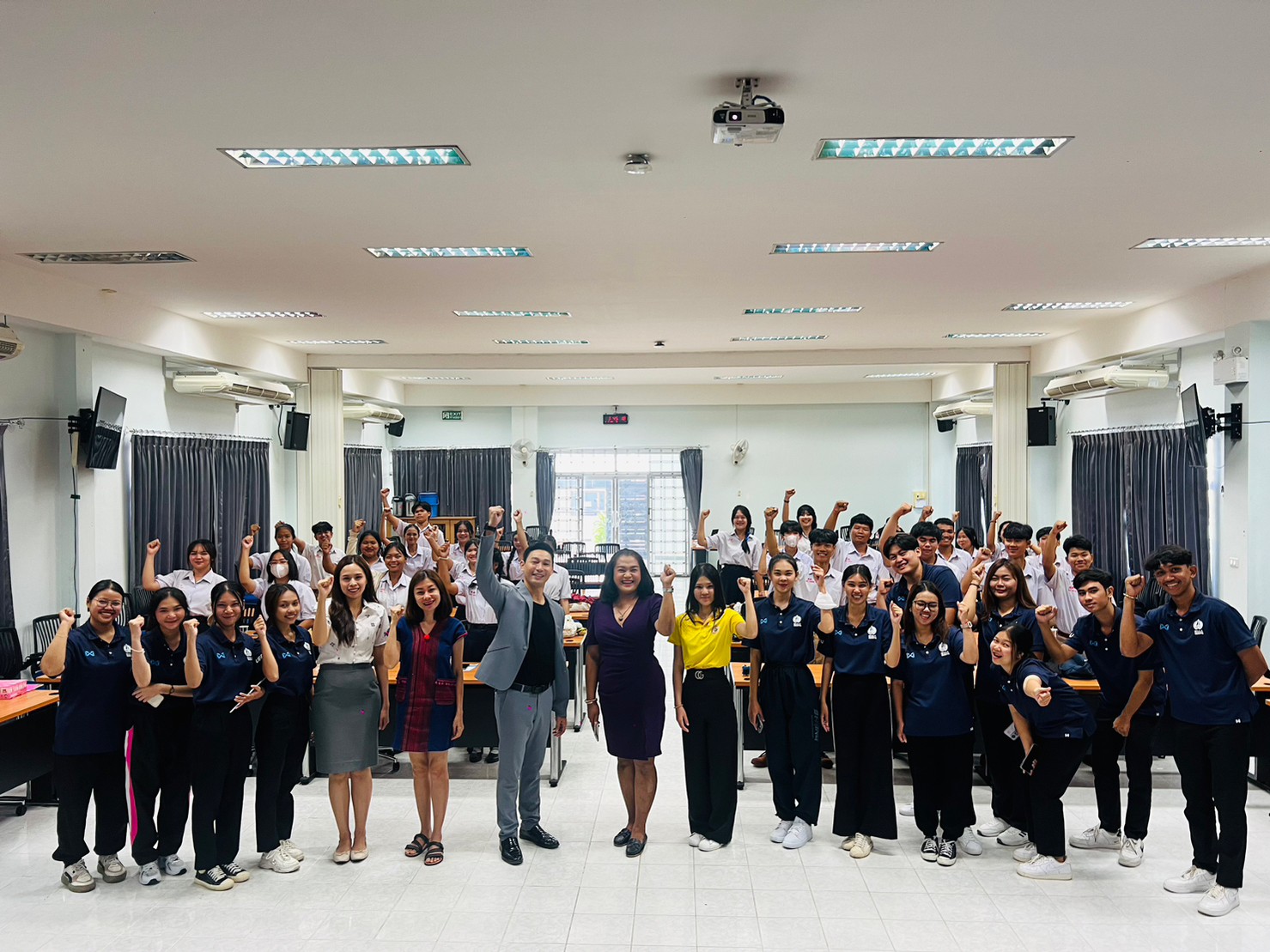 ณ ห้องประชุมชั้น 3 อาคารอินทนิล