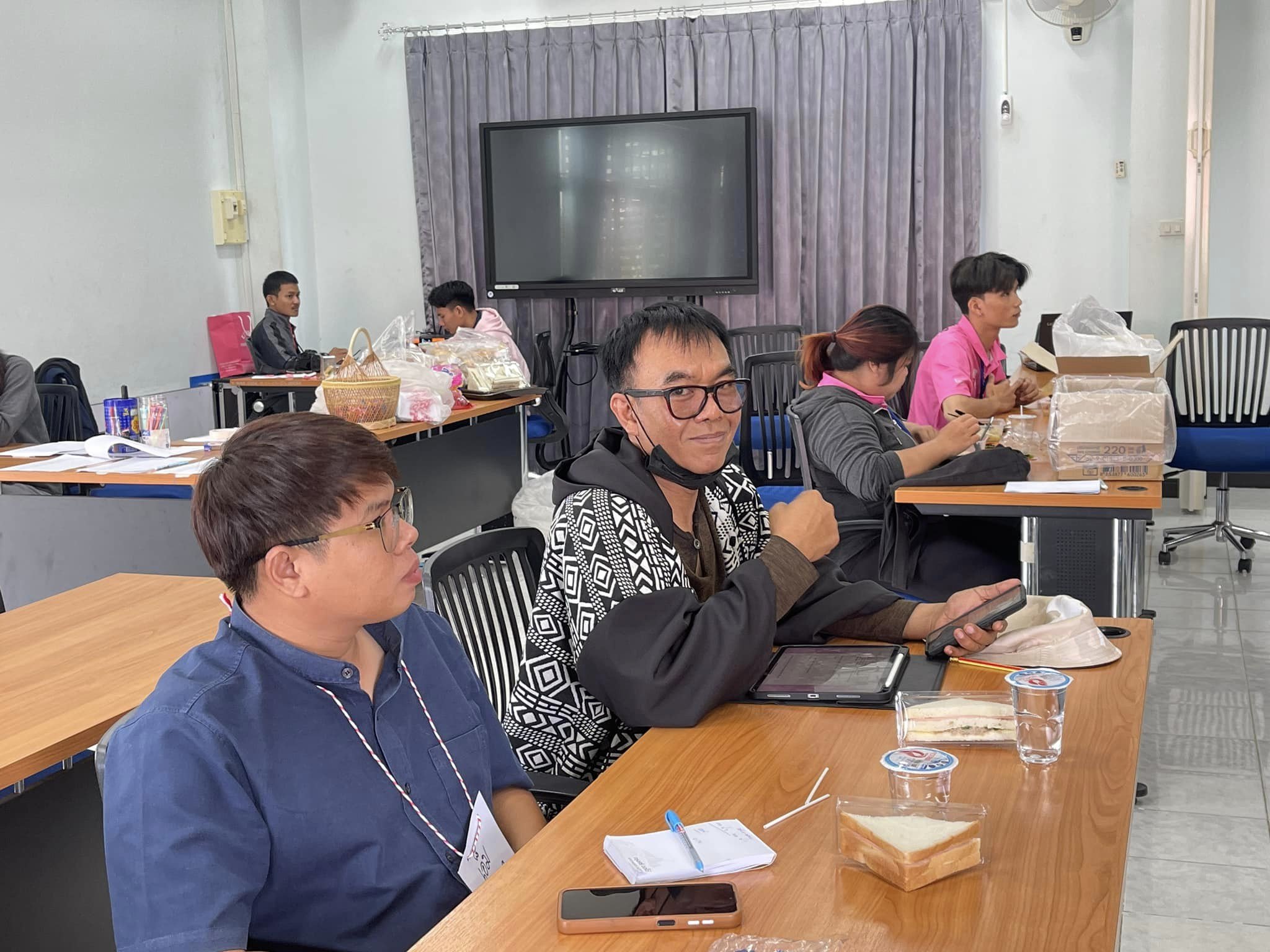 สนุกกว่าเชียร์ทีมดีๆ ก็เชียร์นักกีฬาหน้าตาดีนี่แหละ???????? กิจกรรมอบรมเตรียมความพร้อมพัฒนาทักษะสู่การแข่งขันกีฬานักศึกษาBBA จัดโดยสโมสรนักศึกษา คณะบริหารธุรกิจและการจัดการ วันอาทิตย์ที่ 24 ธันวาคม 2566 ณ ห้องประชุมชั้น3 อาคารอินทนิล คณะบริหารธุรกิจและการ