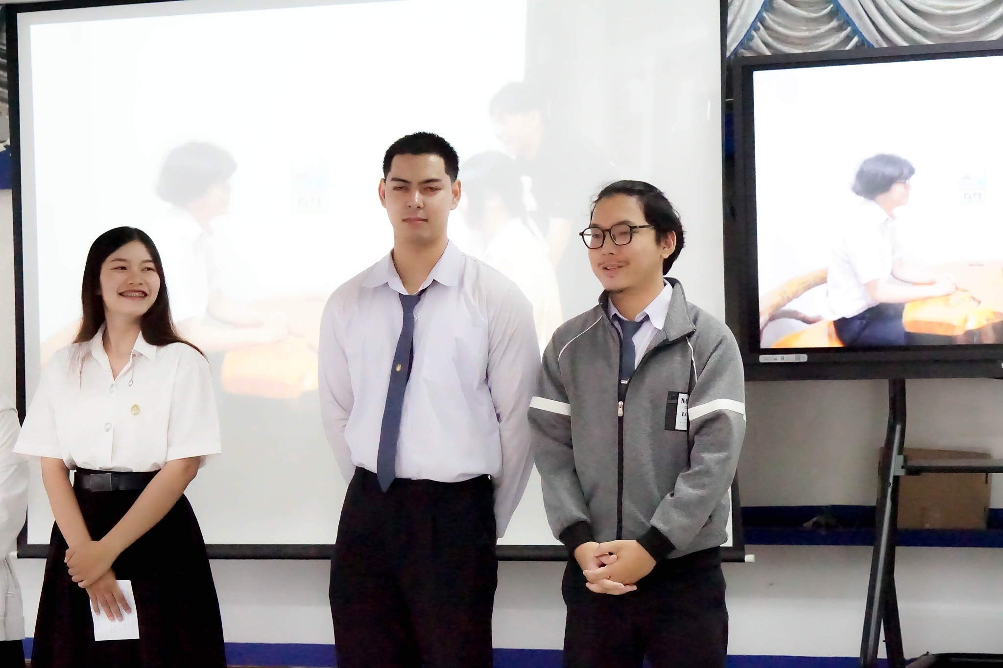 กิจกรรมทวนสอบผลสัมฤทธิ์การจัดการเรียนการสอน ในรายวิชา ศิลปะการแสดง ผู้สอน อ.วิชุดา สวัสดี สังข์ทองหลาง ผลลัพธ์ที่ได้จากการเรียนรู้ : นักศึกษามีความรู้ ความเข้าใจ เกี่ยวกับการแสดง ความรู้เบื้องต้นเกี่ยวกับการแสดง ความสัมพันธ์ระหว่างการแสดงกับสังคม