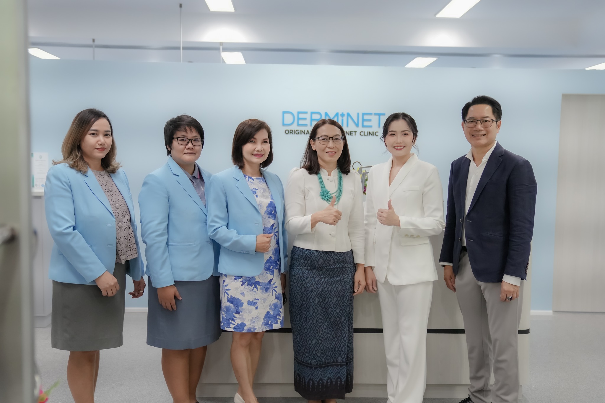 วันพุธที่ 14 กุมภาพันธ์ 2567 รศ.ธรรมรักษ์ ละอองนวล รักษาราชการแทนอธิการบดี เป็นประธาน เปิดศูนย์ความงาม DERMINET โครงการศูนย์ความงามจำลอง โดย รศ.ดร.ประนอม คำผา คณบดีคณะบริหารธุรกิจและการจัดการ มอบหมายให้ รศ.ดร.ปิยกนิฏฐ์ โชติวนิช รองคณบดีฝ่ายบริหาร และบุคลา