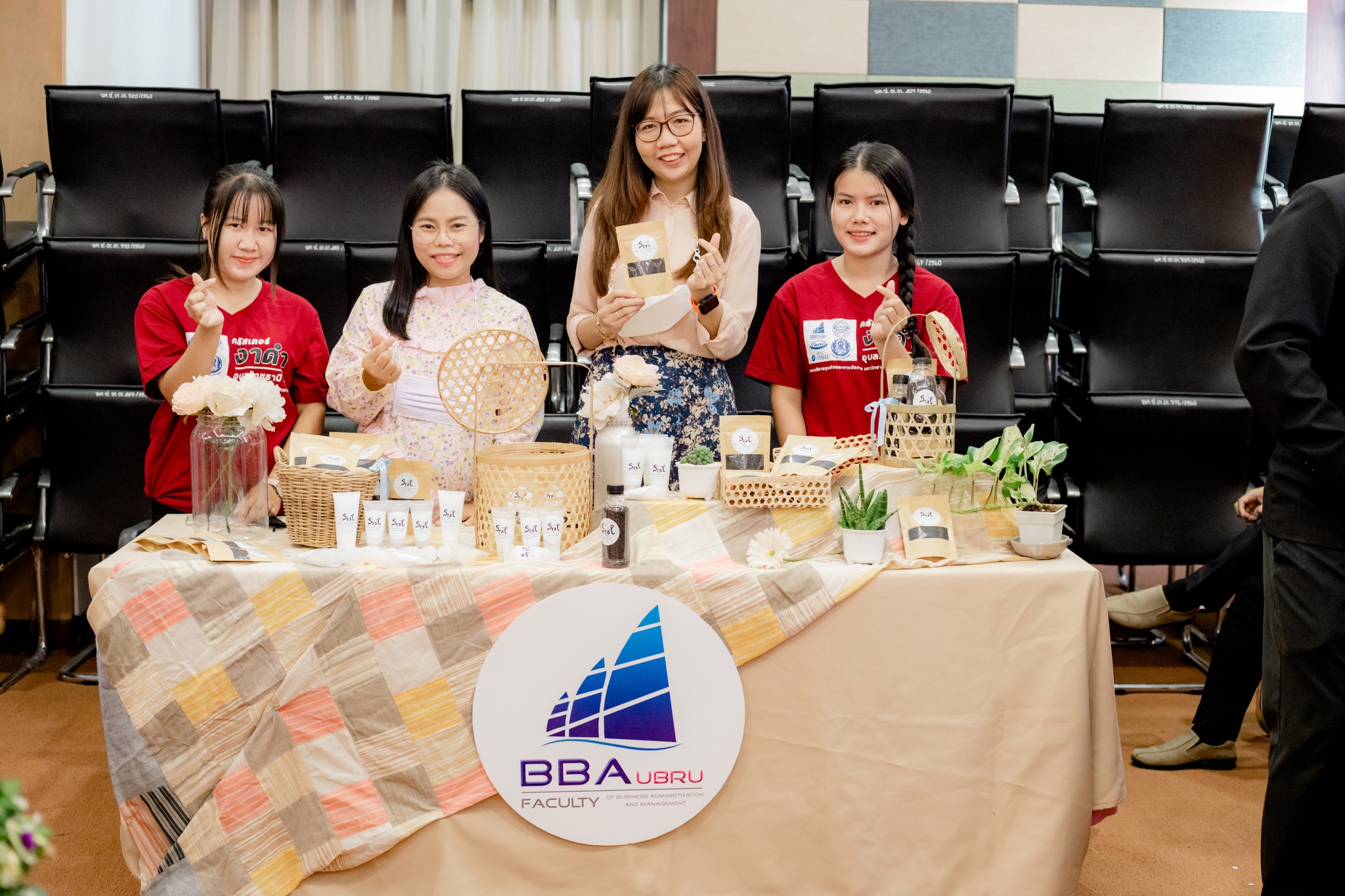 วันที่ 4 ต.ค 65 ณ มหาวิทยาลัยราชภัฏอุบลราชธานี:ต้อนรับคณะศึกษาดูงานจากกรมส่งเสริมการค้า กระทรวงอุตสาหกรรมและการค้าสารารณรัฐประชาธิปไตยประชาชนลาว