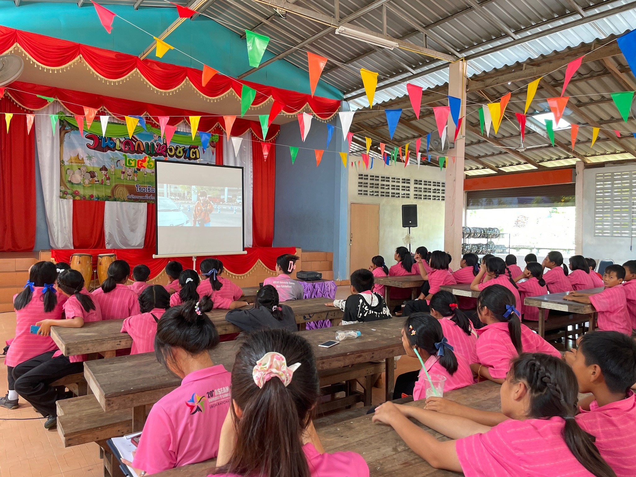 สาขาวิชานิเทศศาสตร์ มรภ.อุบลราชธานี จัดกิจกรรมนิเทศศาสตร์บริการวิชาการชุมชนและพัฒนาท้องถิ่น