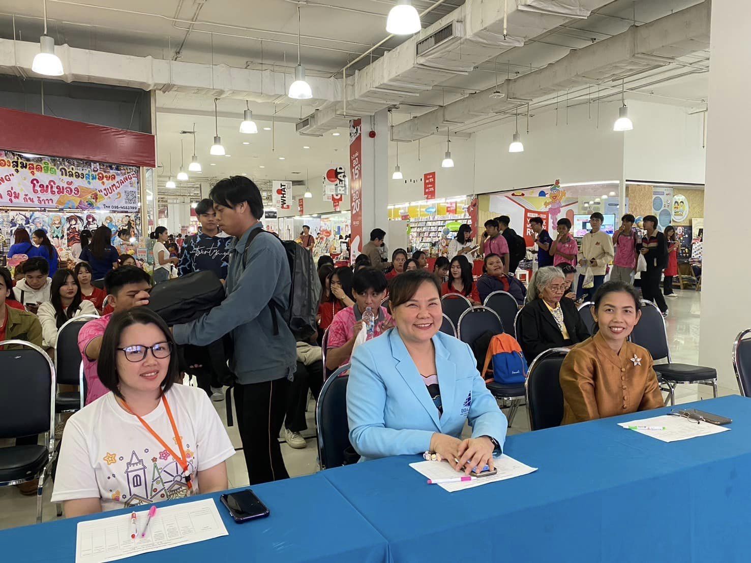 16 ส.ค. 67 ณ ห้างสรรพสินค้าสุนีย์ ทาวเวอร์ เข้าร่วมจัดกิจกรรมและแข่งขัน ?การประกวด เฟ้นหานักขายสินค้า ระดับอุดมศึกษา