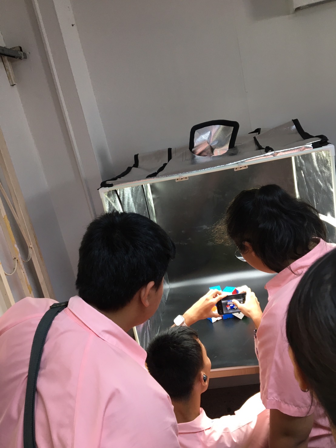 วันที่ 2 กุมภาพันธ์ 2567 คณะบริหารธุรกิจและการจัดการ มหาวิทยาลัยราชภัฏอุบลราชธานี ร่วมกับ โรงเรียนนารีนุกูล จัดกิจกรรมอบรมการขายออนไลน์ทางรอดธุรกิจที่ยังยืน และเทคนิคฉีกกรอกถ่ายภาพสินค้าให้ยูนีคมีสไตล์ เพื่อส่งเสริมความร่วมมือทางด้านวิชาการ และการดำเนินกิ