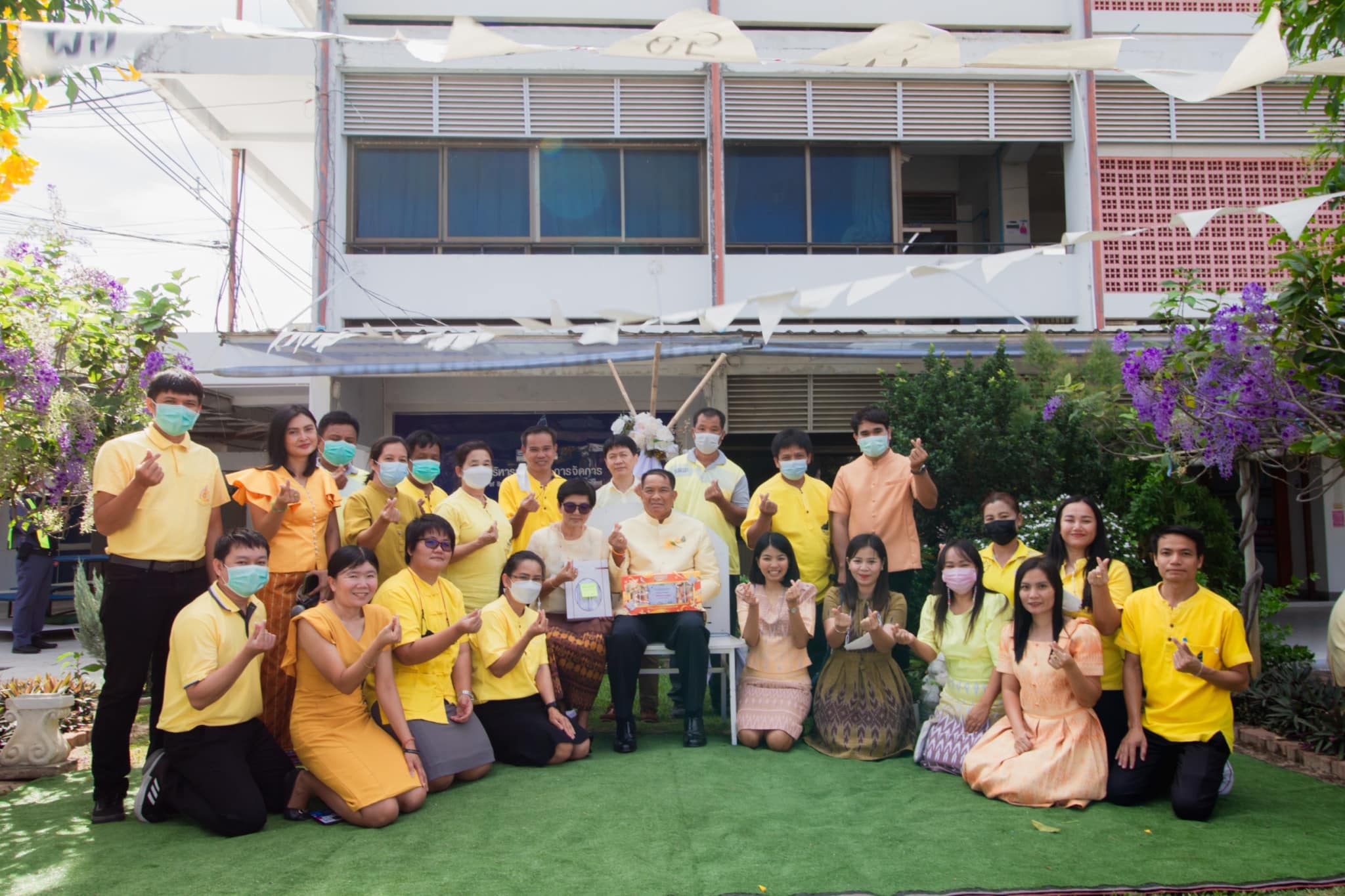 วันที่ 2 ธ.ค 65 ณ คณะบริหารธูุรกิจและการจัดการ มรภ.อบ:แสดงความยินดีกับ ?พ่อดีเด่นราชภัฏ ประจำปีพุทธศักราช ๒๕๖๕