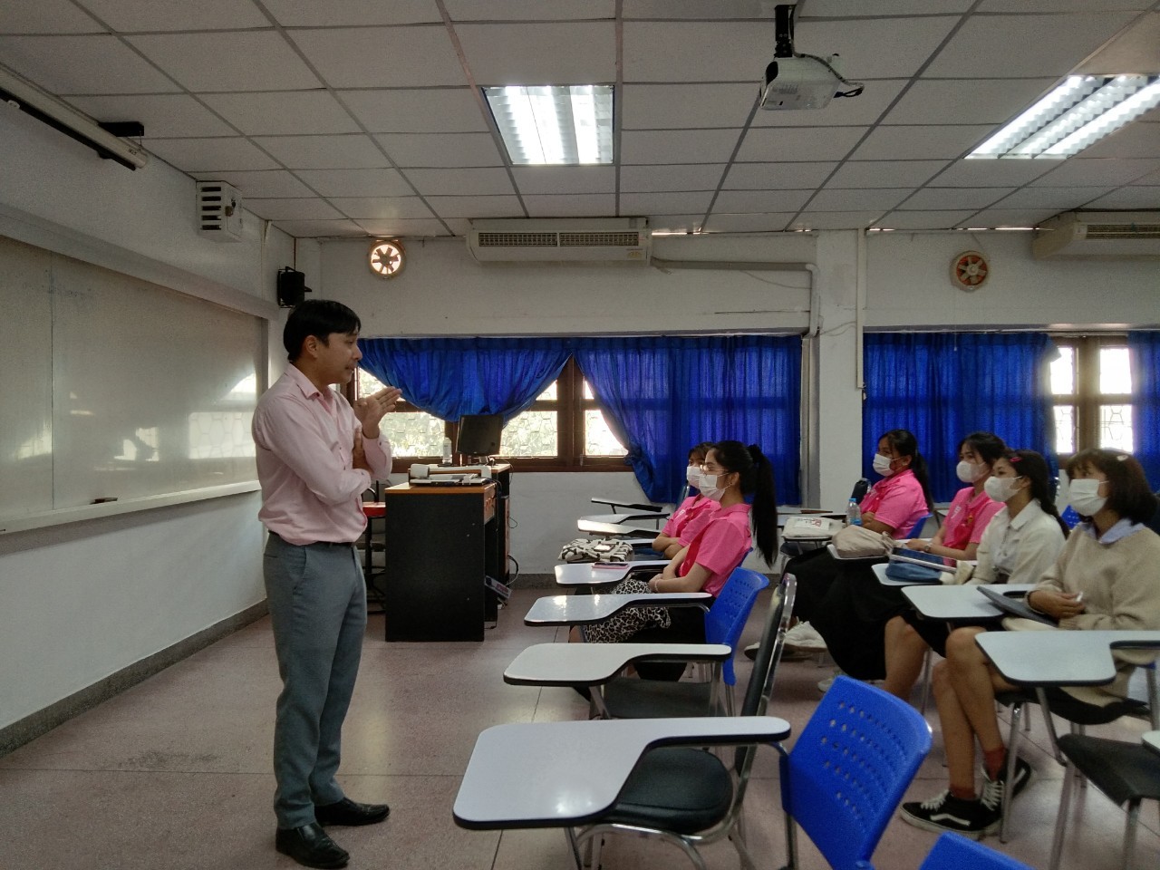 วันที่ 7 - 9 ก.พ. 65 สาขาวิชาการตลาด อาจารย์ที่ปรึกษาพบนักศึกษา กิจกรรม การ Coaching นักศึกษาด้วยเครื่องมือวิศวกรสังคม