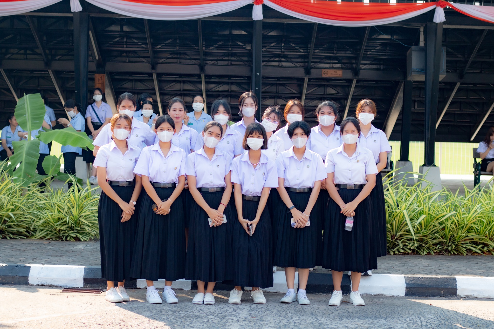 วันที่ 22 ก.พ. 67 รองศาสตราจารย์ ดร.ประนอม คำผา คณบดีคณะบริหารธุรกิจและการจัดการ พร้อมด้วยผู้บริหาร คณาจารย์และนักศึกษา เข้าร่วมส่งเสด็จ สมเด็จพระเจ้าลูกเธอ เจ้าฟ้าสิริวัณณวรี นารีรัตนราชกัญญา เสด็จทอดพระเนตรนิทรรศการ การจัดงานแสดงผลิตภัณฑ์ผ้าไทย และงานหั