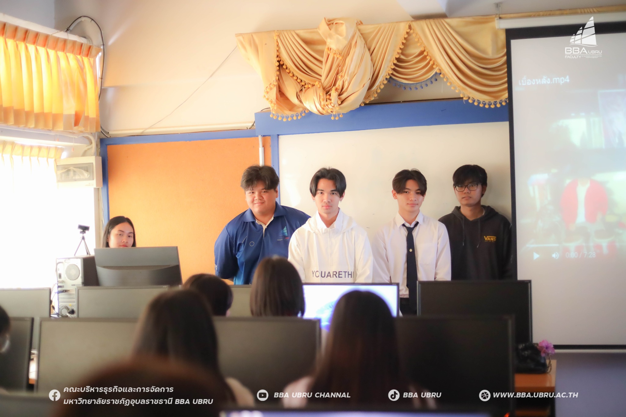 7 ต.ค. 67 Show case วิชา การตัดต่อวิทยุกระจายเสียง วิทยุโทรทัศน์ และสื่อดิจิทัล คณะบริหารธุรกิจและการจัดการ มหาวิทยาลัยราชภัฏอุบลราชธานี