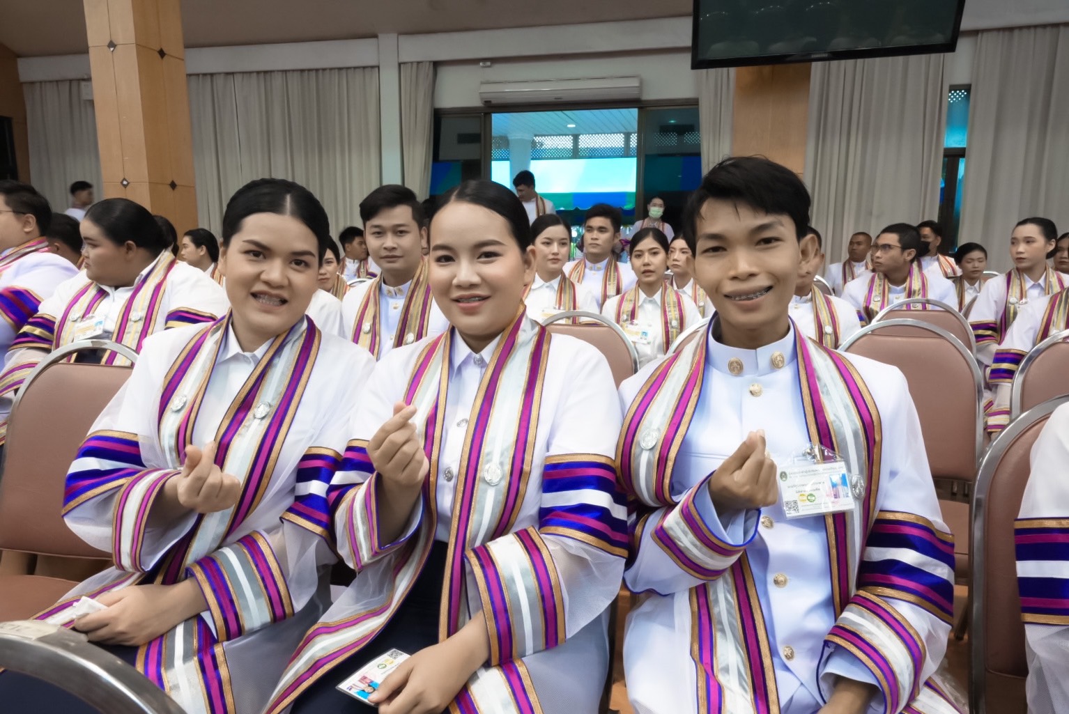 8 ก.ย. 66 ผู้ช่วยศาสตราจารย์ ดร.หทัยรัตน์ ไชยสัตย์ คณบดีคณะบริหารธุรกิจและการจัดการ พร้อมด้วยผู้บริหาร คณาจารย์ ปฏิบัติหน้าที่ในพิธีพระราชทานปริญญาบัตร