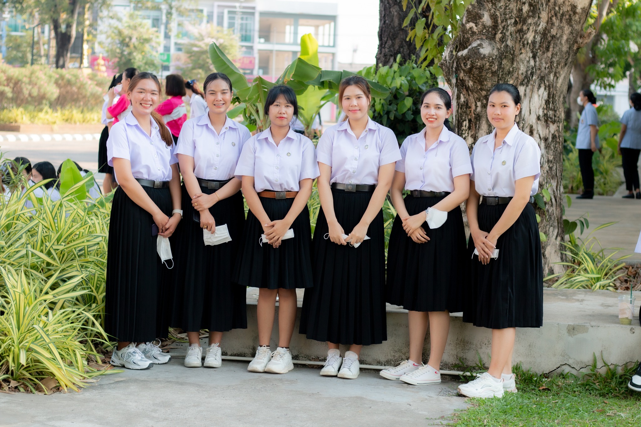 วันที่ 22 ก.พ. 67 รองศาสตราจารย์ ดร.ประนอม คำผา คณบดีคณะบริหารธุรกิจและการจัดการ พร้อมด้วยผู้บริหาร คณาจารย์และนักศึกษา เข้าร่วมส่งเสด็จ สมเด็จพระเจ้าลูกเธอ เจ้าฟ้าสิริวัณณวรี นารีรัตนราชกัญญา เสด็จทอดพระเนตรนิทรรศการ การจัดงานแสดงผลิตภัณฑ์ผ้าไทย และงานหั