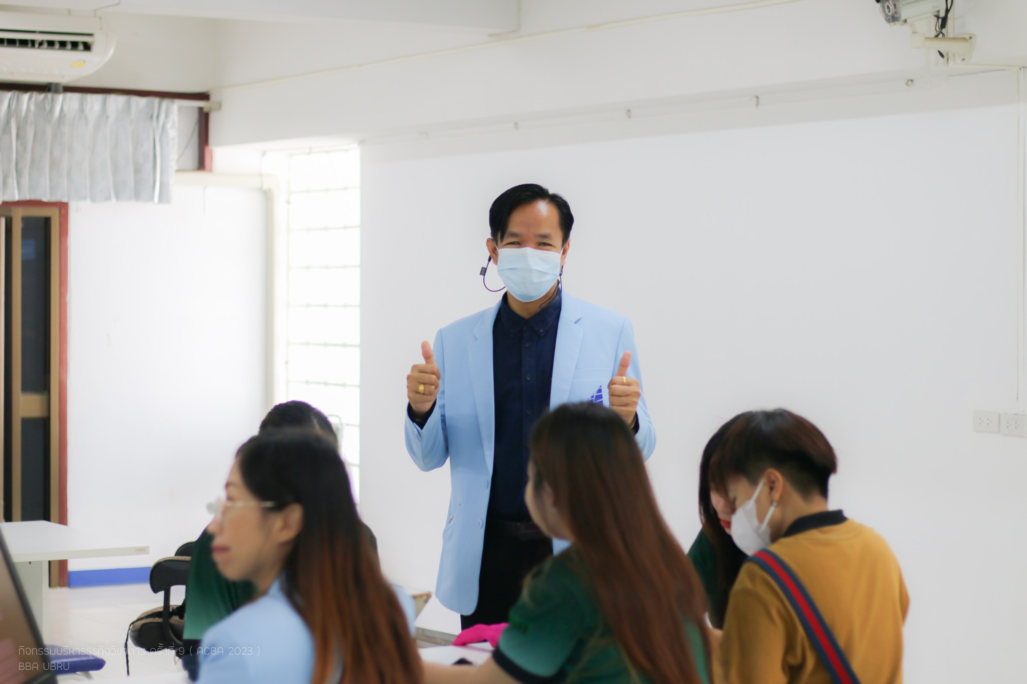 16 ส.ค. 66 ณ ห้อง 8201 คณะบริหารธุรกิจและการจัดการ กิจกรรมการอบรมเชิงปฏิบัติการ การสร้างสื่อออนไลน์อย่างสร้างสรรค์ด้วยเทคโนโลยีดิจิทัล tiktokers& YouTuber บนสื่อโซเซียลมีเตีย