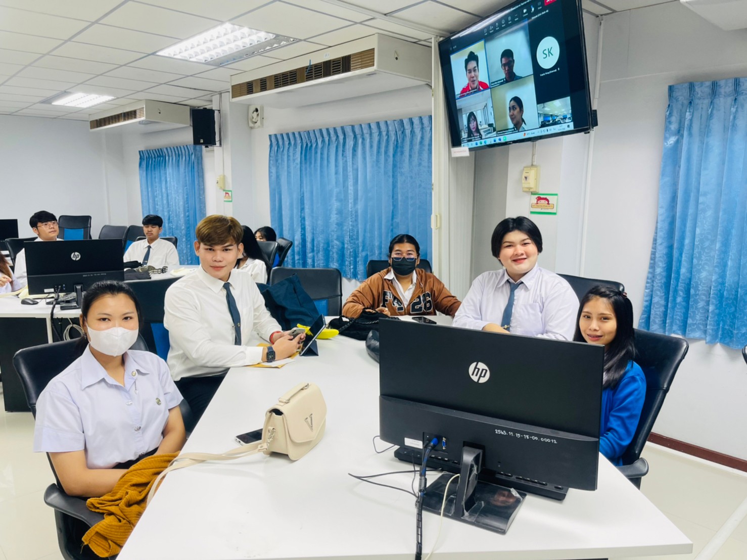 16 ส.ค. 66 ณ คณะบริหารธุรกิจและการจัดการ สาขาวิชาธุรกิจระหว่างประเทศ จัดโครงการอบรมกิจกรรมเชิงปฏิบัติการการเตรียมความพร้อมสู่เส้นทางการฝึกประสบการณ์วิชาชีพและโอกาส ในสายงานการจัดการธุรกิจระหว่างประเทศ