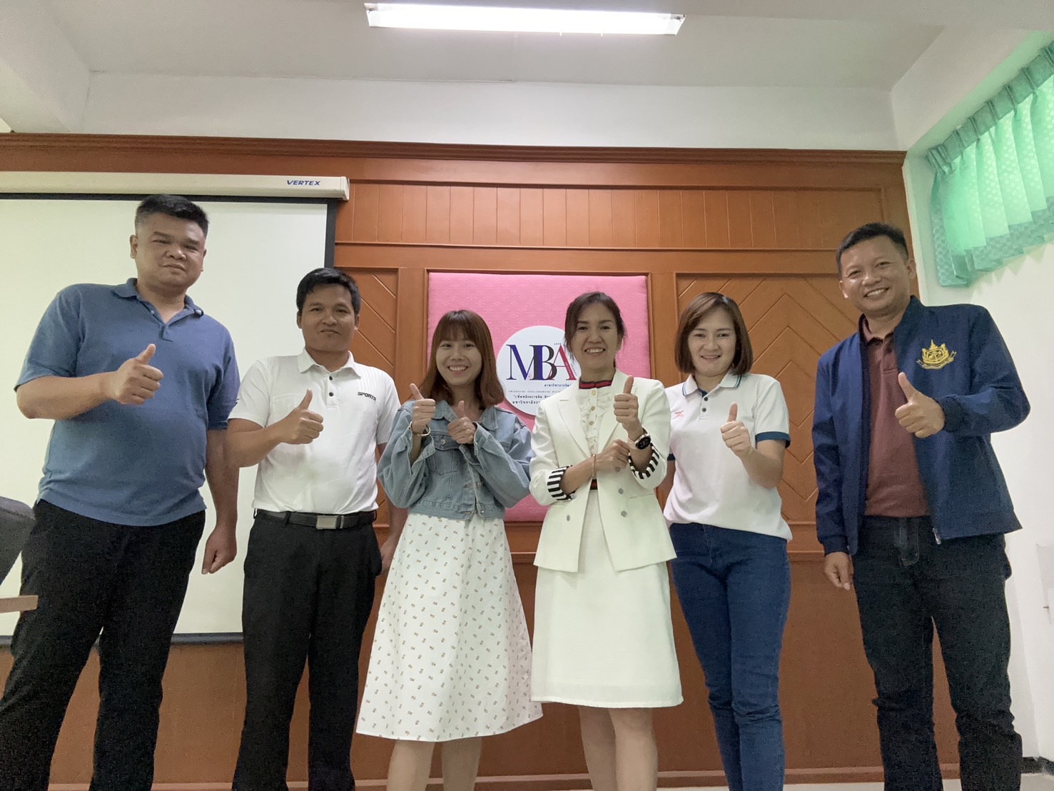 การเรียนเข้มข้นพร้อมนำไปสู่การปฏิบัติ เรื่องยากเราก็ทำได้ เพราะอาจารย์ทุ่มเท นักศึกษาก็ใจเกิน การจัดการการเรียนการสอน รายวิชาการวิจัยธุรกิจ หลักสูตร M.B.A. การจัดการ รุ่น 22-23 ภาคเรียนที่ 2/2566