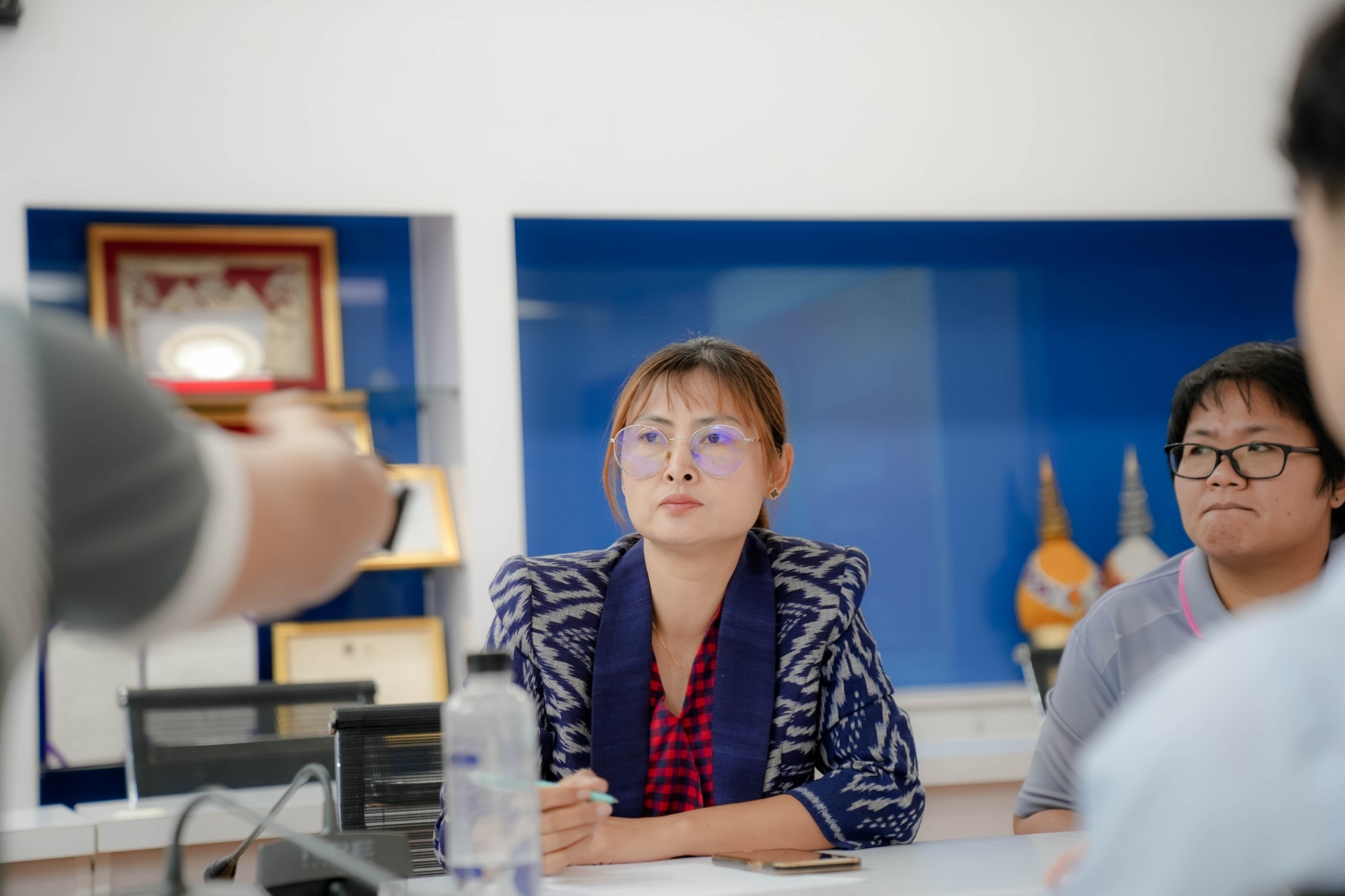 วันพฤหัสบดีที่ 23 พฤษภาคม 2567 เวลา 11.00 น. รองศาสตราจารย์ ดร.ประนอม คำผา คณบดีคณะบริหารธุรกิจและการจัดการ มอบหมายให้ ผู้ช่วยศาสตราจารย์ ดร.อนันต์ สุนทราเมธากุล จัดประชุมคณะกรรมการดำเนินงานโครงการเพิ่มศักยภาพชุมชน Soft Power บนฐานอัตลักษณ์ศิลปวัฒนธรรมท้