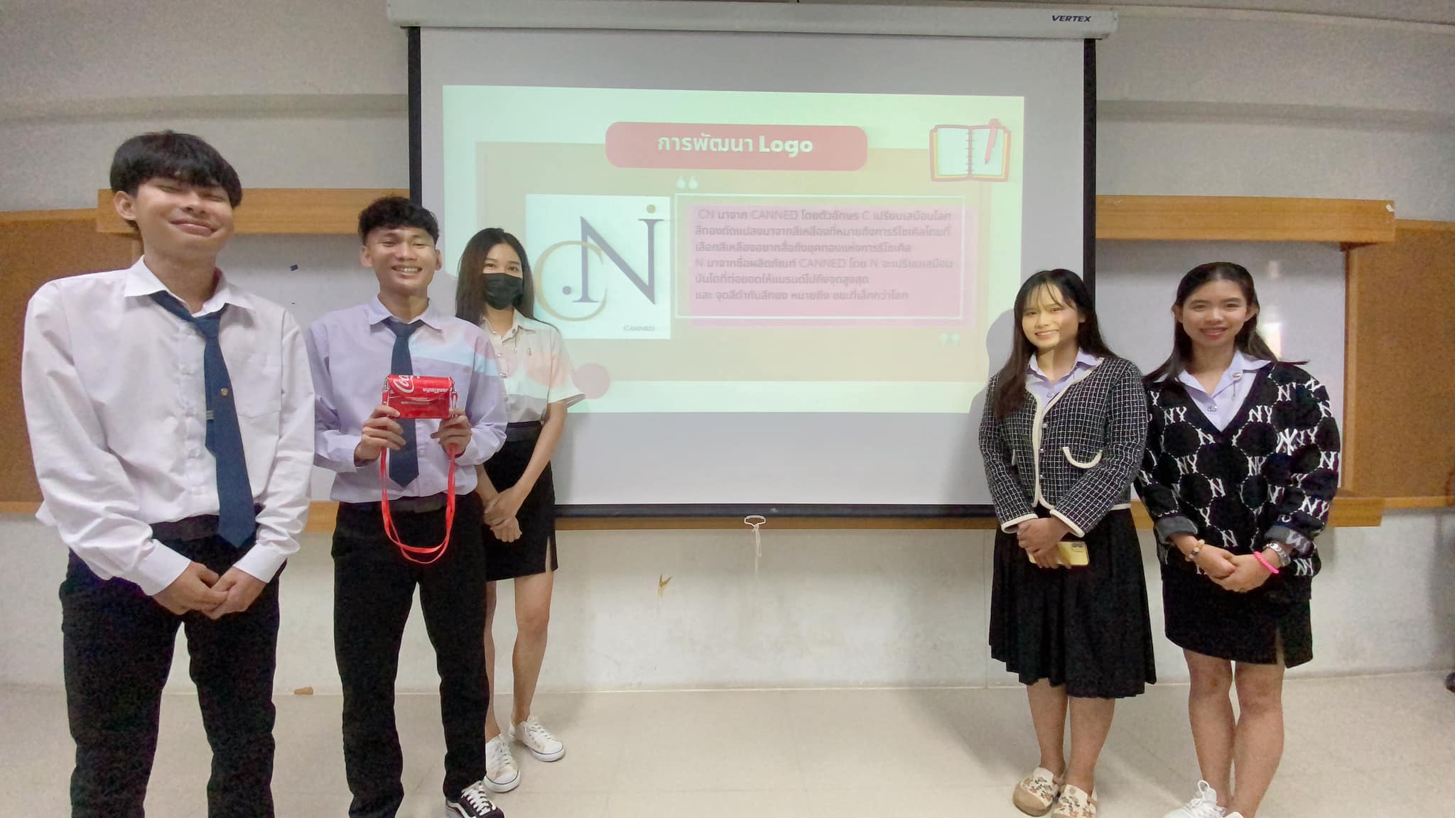 Branding การสร้างและบริหารตราสินค้า เป็นสิ่งที่จำเป็นและสำคัญต่อทุกธุรกิจ เพราะนอกจากจะสร้างความจดจำและทำให้ลูกค้าเกิดความจงรักภักดีแล้ว Branding ยังเป็นสิ่งสำคัญในการเพิ่มคุณค่า และราคาของสินค้าได้อีกด้วย