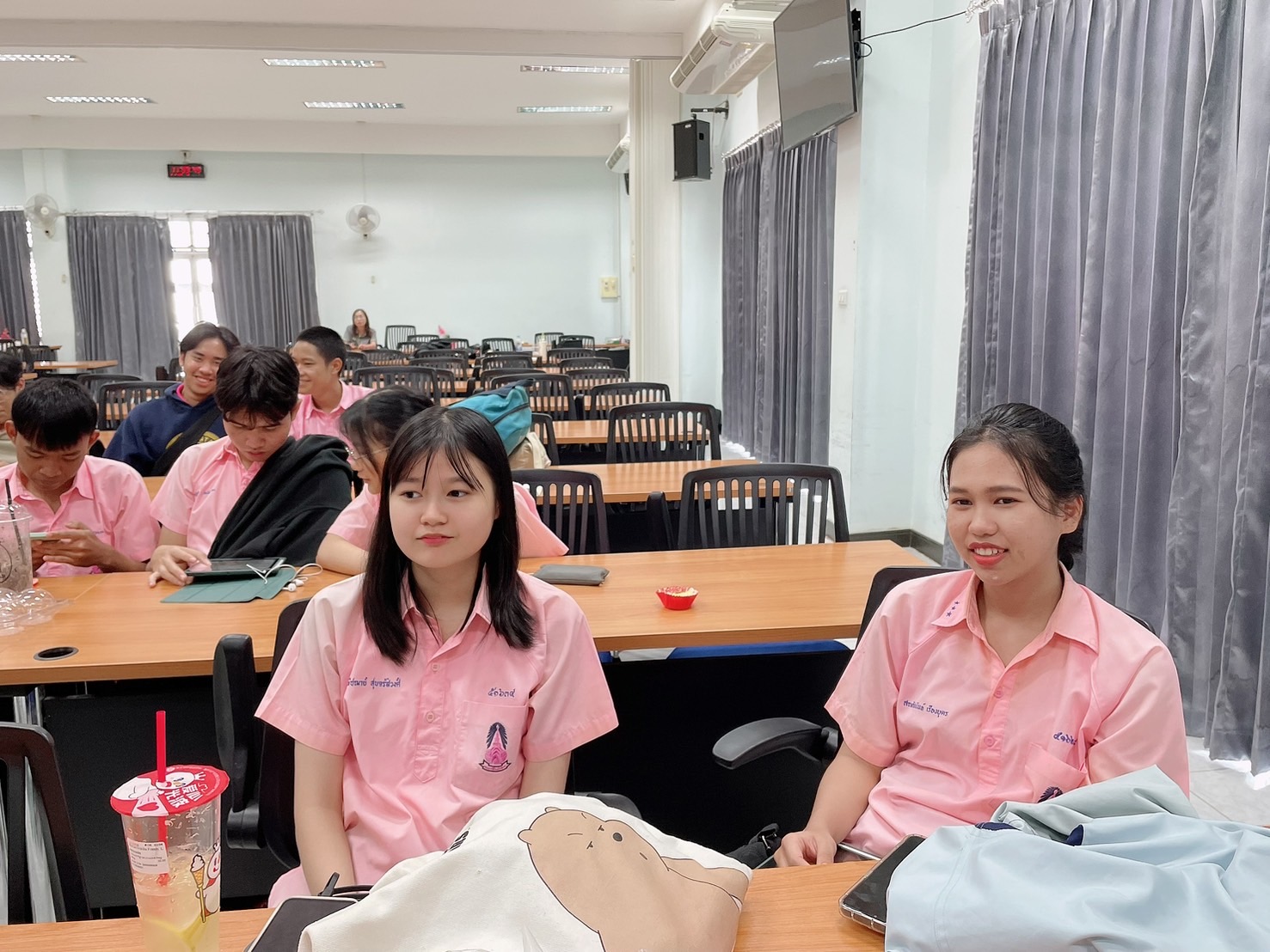 วันที่ 9 กุมภาพันธ์ 2567 คณะบริหารธุรกิจและการจัดการ มหาวิทยาลัยราชภัฏอุบลราชธานี ร่วมกับ โรงเรียนนารีนุกูล จัดกิจกรรมอบรมการเป็นผู้จัดการ และการเป็นผู้แข่งขันกีฬาอีสปอร์ต เพื่อส่งเสริมความร่วมมือทางด้านวิชาการ และการดำเนินกิจกรรมร่วมกัน