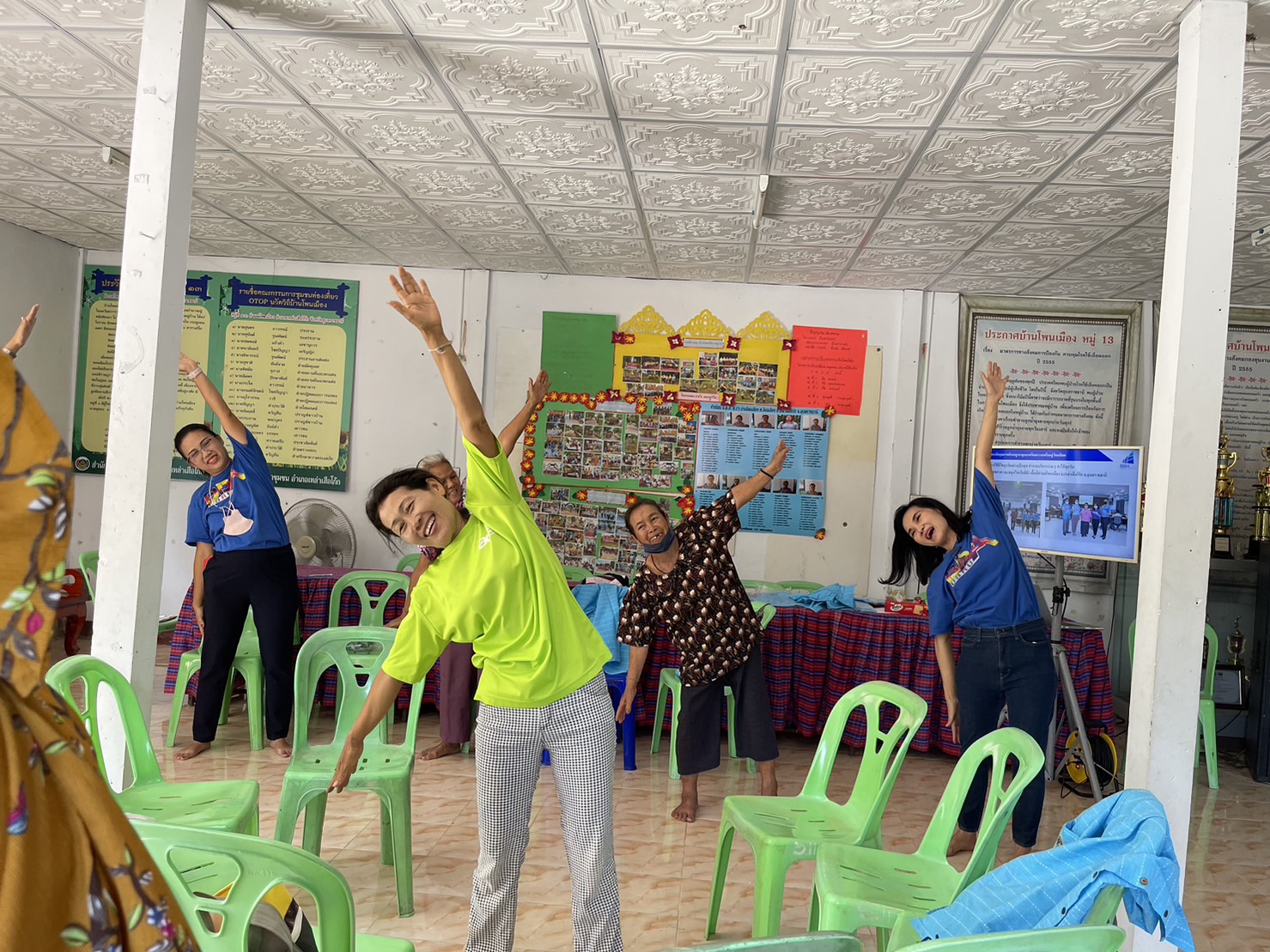 วันที่ 10 มิ.ย. 66 ณ บ้านโพนเมือง อ.โพนเมือง จ.อุบลราชธานี อบรมเชิงปฏิบัติการติดตามผลการดำเนินงานการเสริมสร้างความพร้อมในการดำรงชีวิต การดูแลสุขภาพผู้สูงวัยอย่างมีความสุข